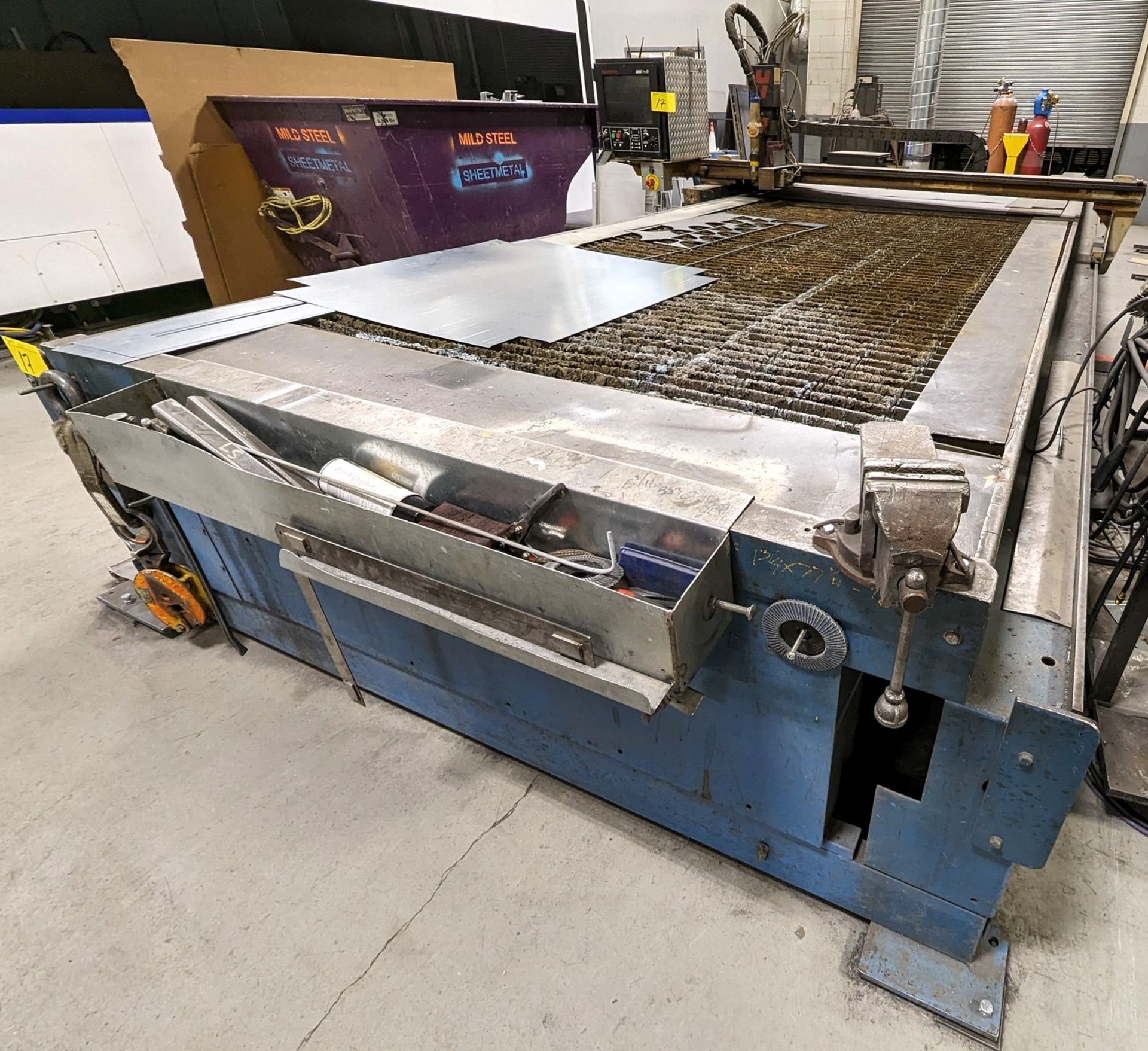 MESSER METALMASTER II CNC PLASMA CUTTING TABLE, 6’ X 20’ CAP., S/N MMII-98-3642, HYPERTHERM EDGE PRO - Image 3 of 30