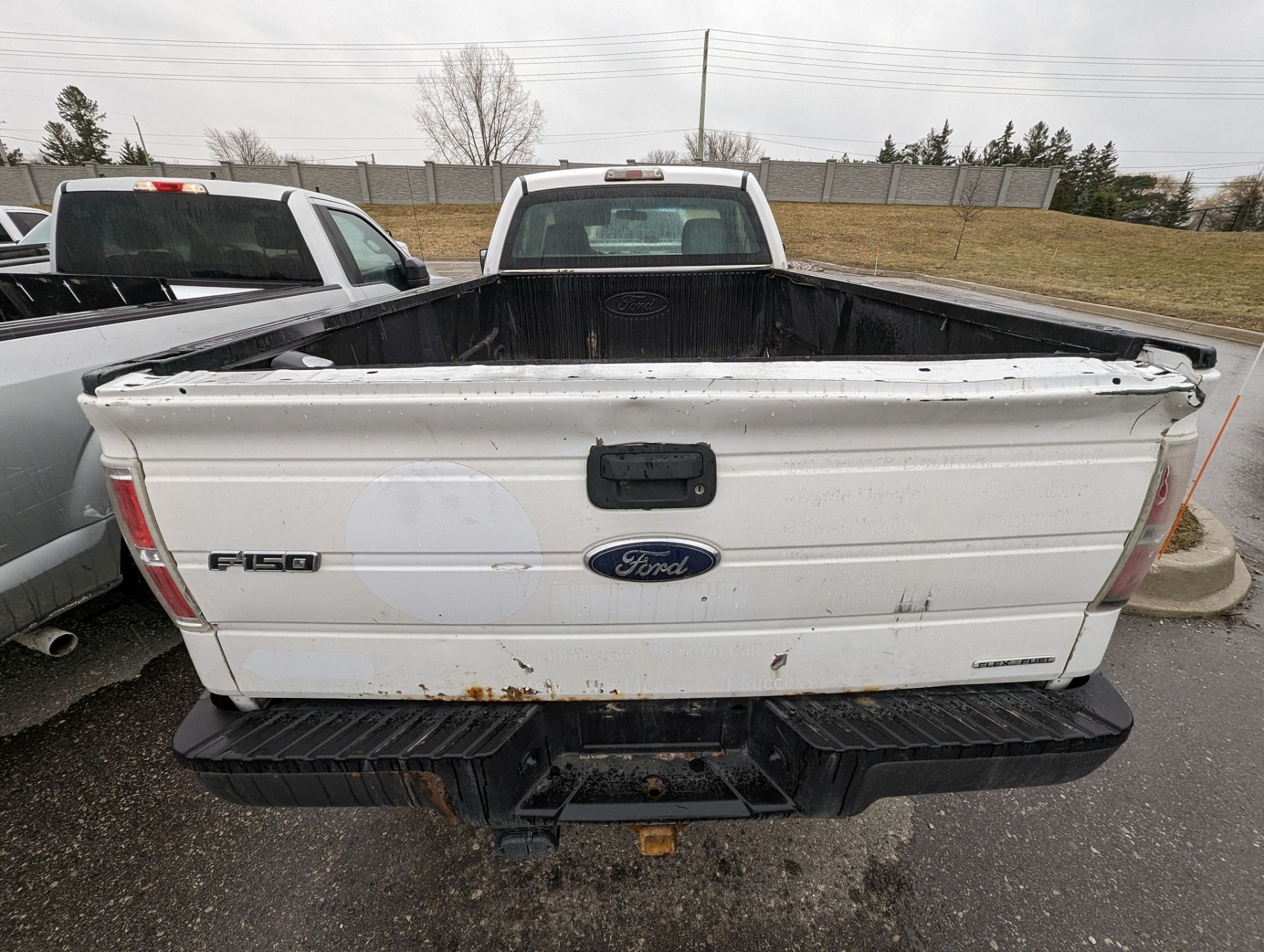 2014 FORD F150 XL PICKUP TRUCK, VIN# 1FTNF1CF7EKD87989, APPROX. 345,777KMS (NO BLACK TOOL BOXES) - Image 4 of 9