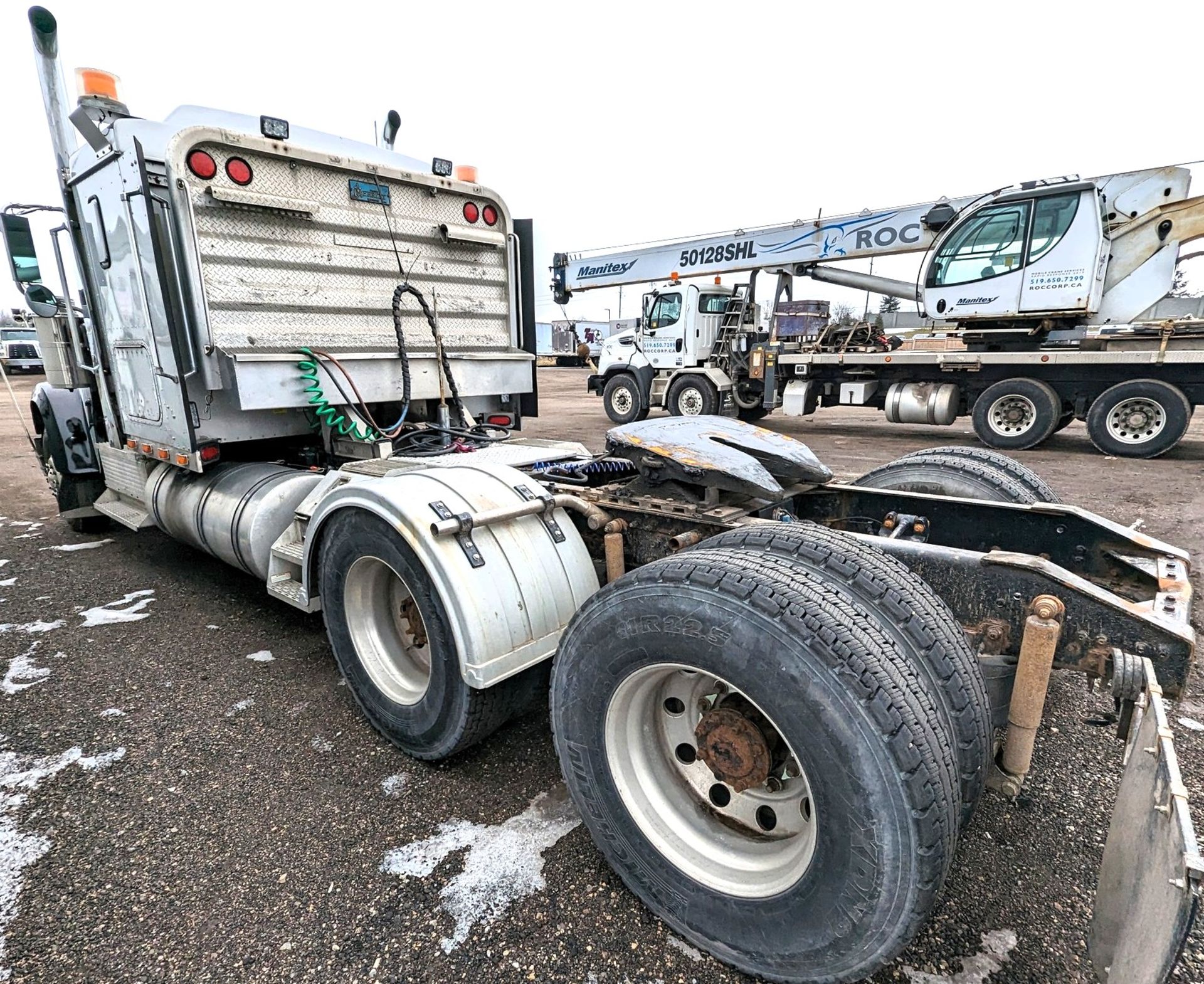 2004 INTERNATIONAL 9900IX 6X4 TRUCK TRACTOR, SLEEPER CAB, VIN# 2HSCKAPR74C093526, APPROX. 1,310, - Image 11 of 22