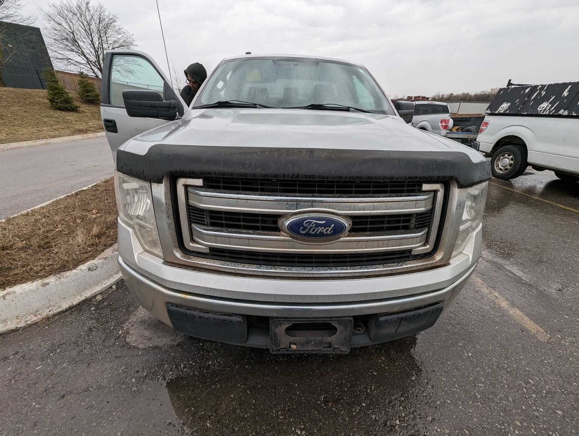 2013 FORD F150 XLT PICKUP TRUCK, VIN# 1FTNF1CF6DKD33131, APPROX. 315,106KMS (NO BLACK TOOL BOXES) - Image 2 of 12