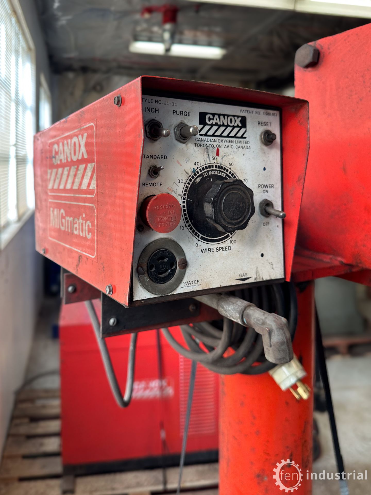 WELDING BOOM W/ CANOX MIGMATIC WIRE FEEDER (LOCATED IN BRANTFORD, ONTARIO) - Image 9 of 10