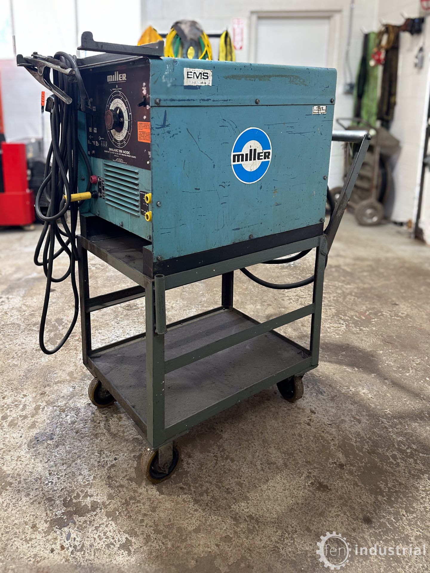 MILLER DIALARC 250 AC/DC WELDER (LOCATED IN BRANTFORD, ONTARIO) - Image 4 of 7