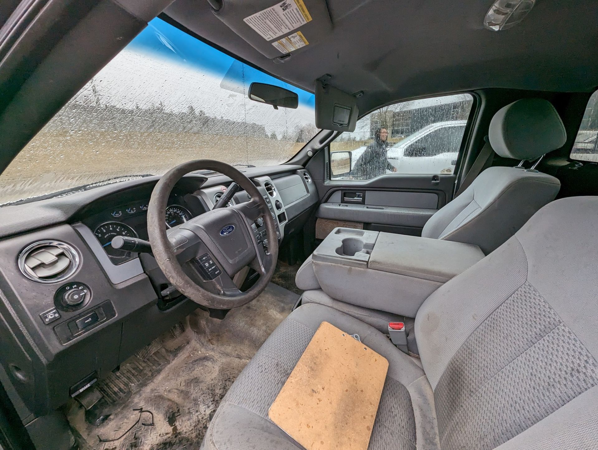 2013 FORD F150 XLT PICKUP TRUCK, VIN# 1FTNF1CFXDKF50570, APPROX. 423,552KMS (NO BLACK TOOL BOXES) - Image 7 of 9