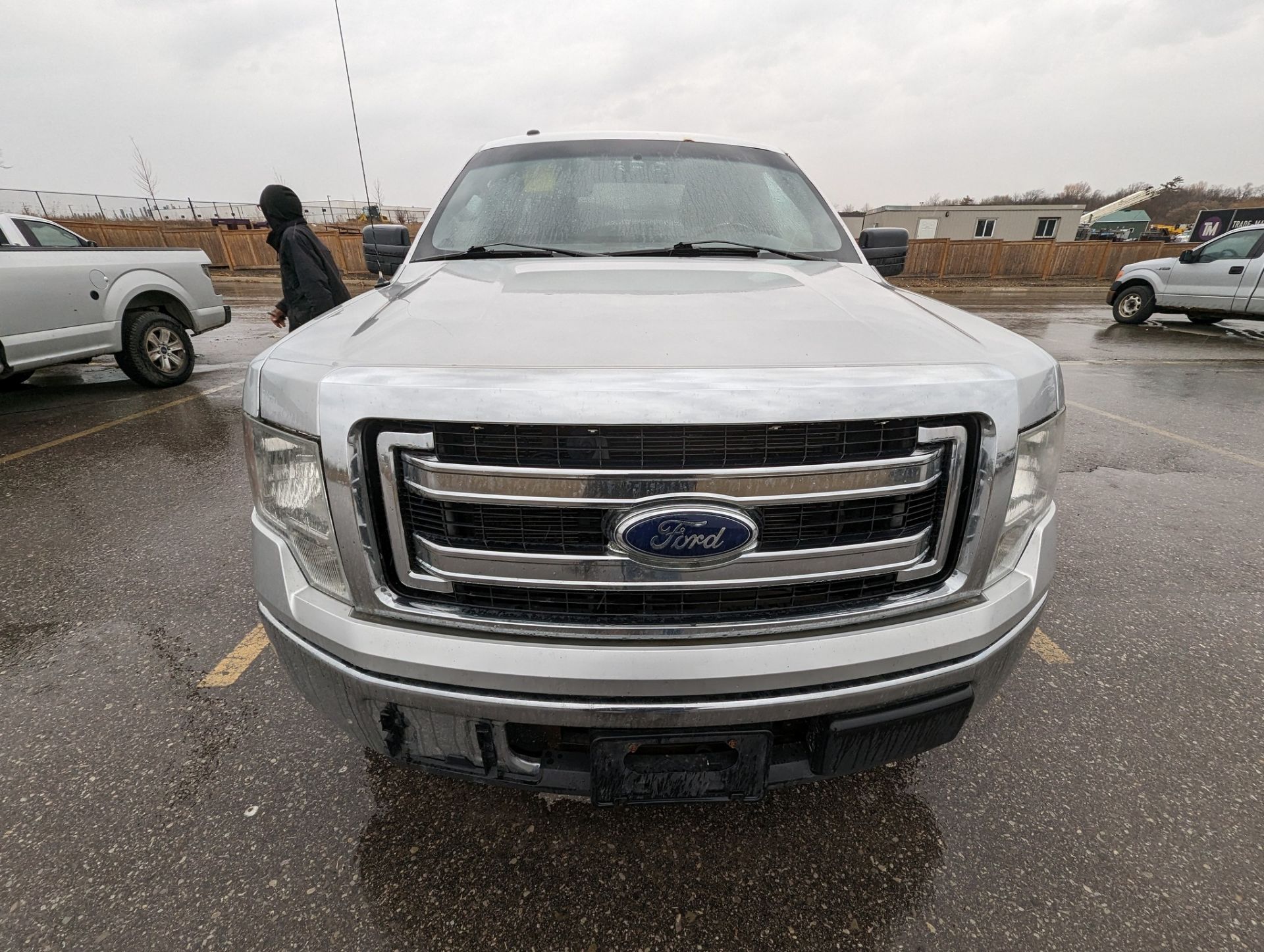 2013 FORD F150 XLT PICKUP TRUCK, VIN# 1FTNF1CFXDKF50570, APPROX. 423,552KMS (NO BLACK TOOL BOXES) - Image 2 of 9