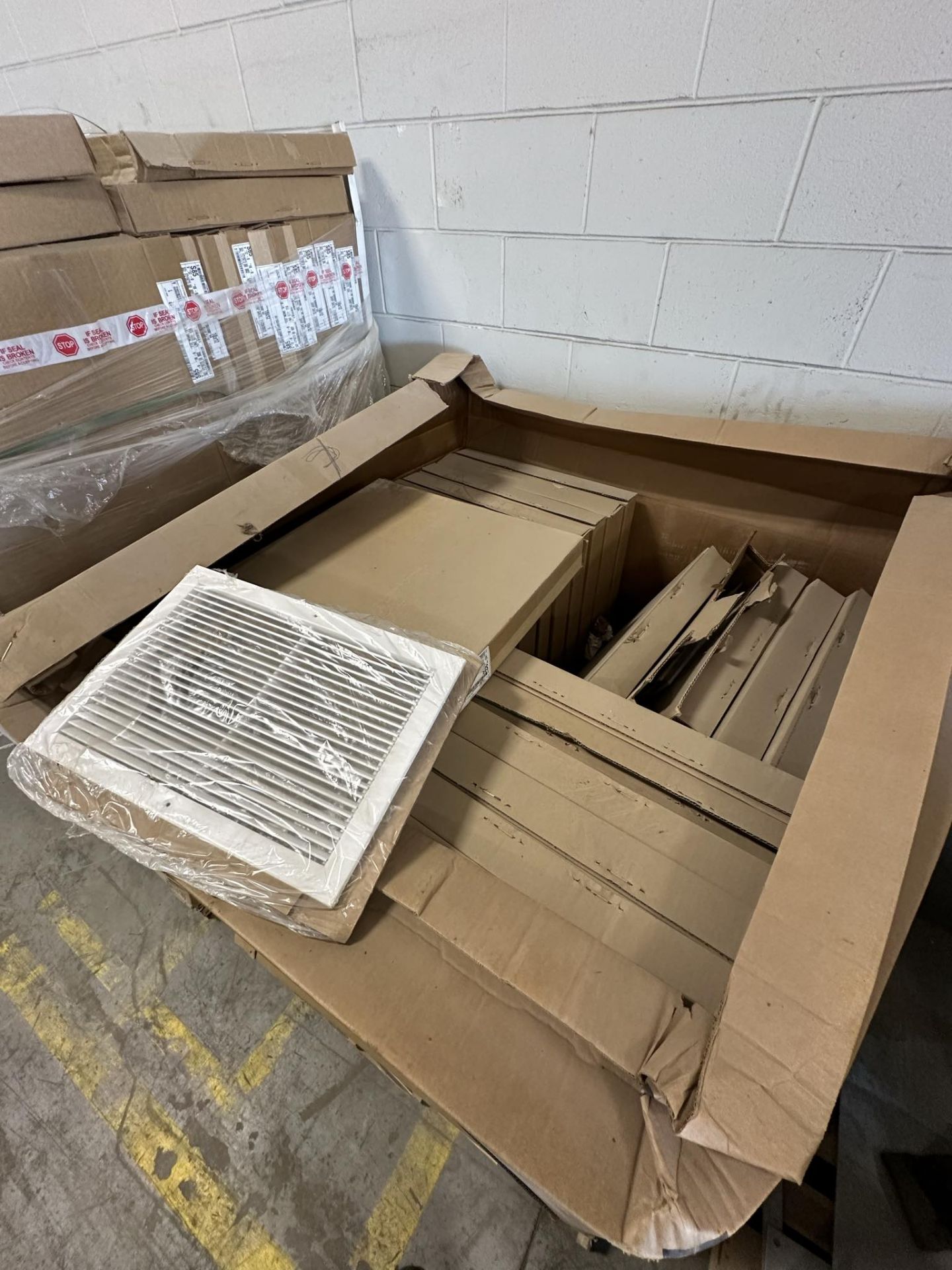 PALLET OF VENT COVERS - Image 2 of 3