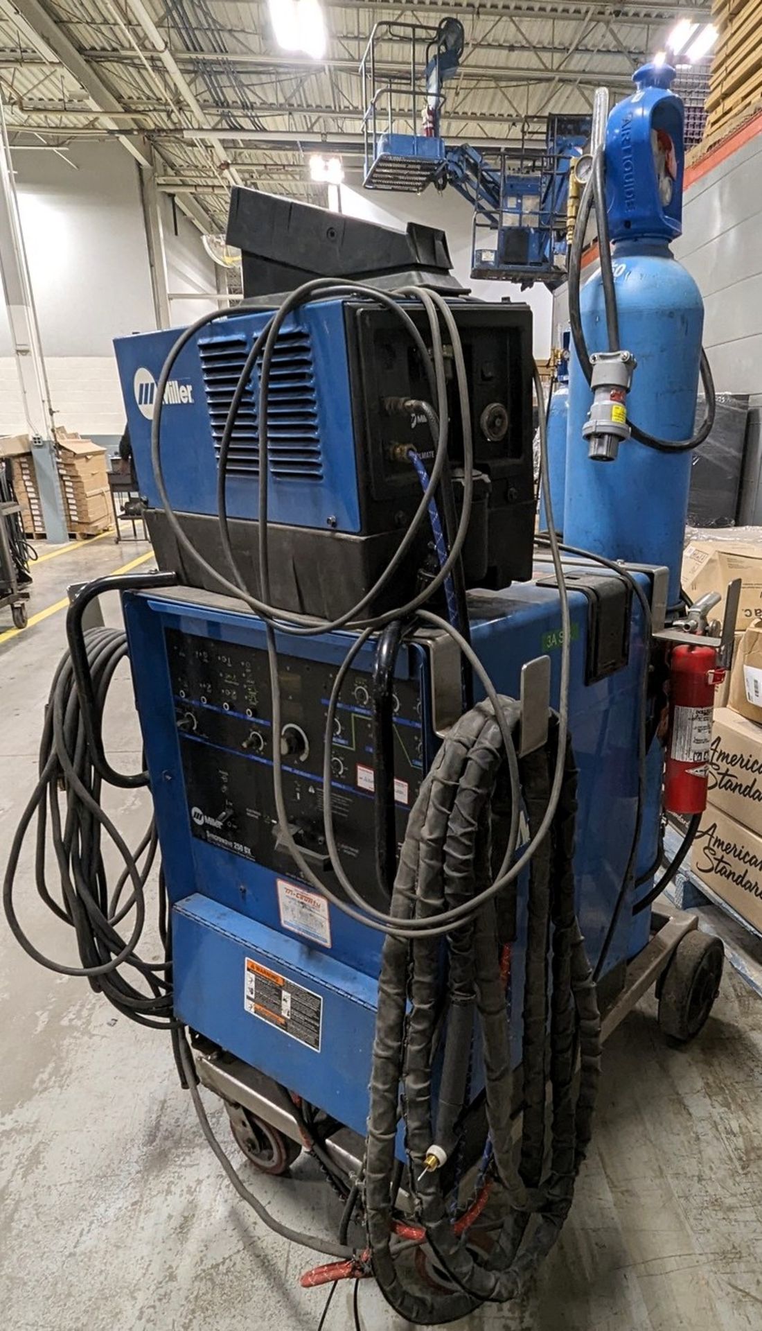 MILLER SYNCROWAVE 250 DX CC AC/DC SQUAREWAVE WELDING POWER SOURCE, S/N LC513445, STOCK NO. 903758 W/ - Image 3 of 10