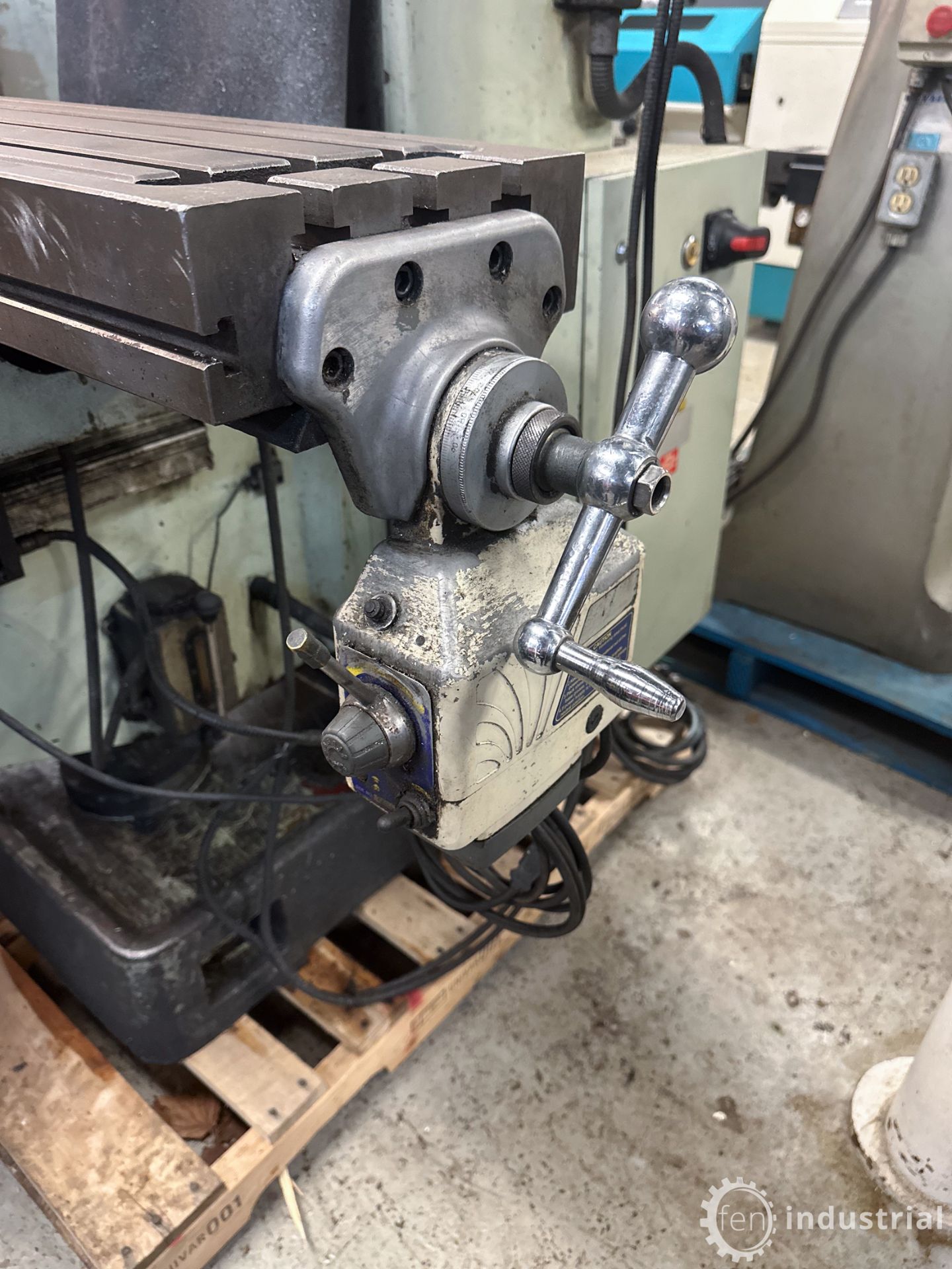 FIRST LC-185VS-B VERTICAL MILLING MACHINE, HEIDENHAIN 3-AXIS DRO, SPEEDS TO 4,500 RPM, POWER FEED, - Image 7 of 30