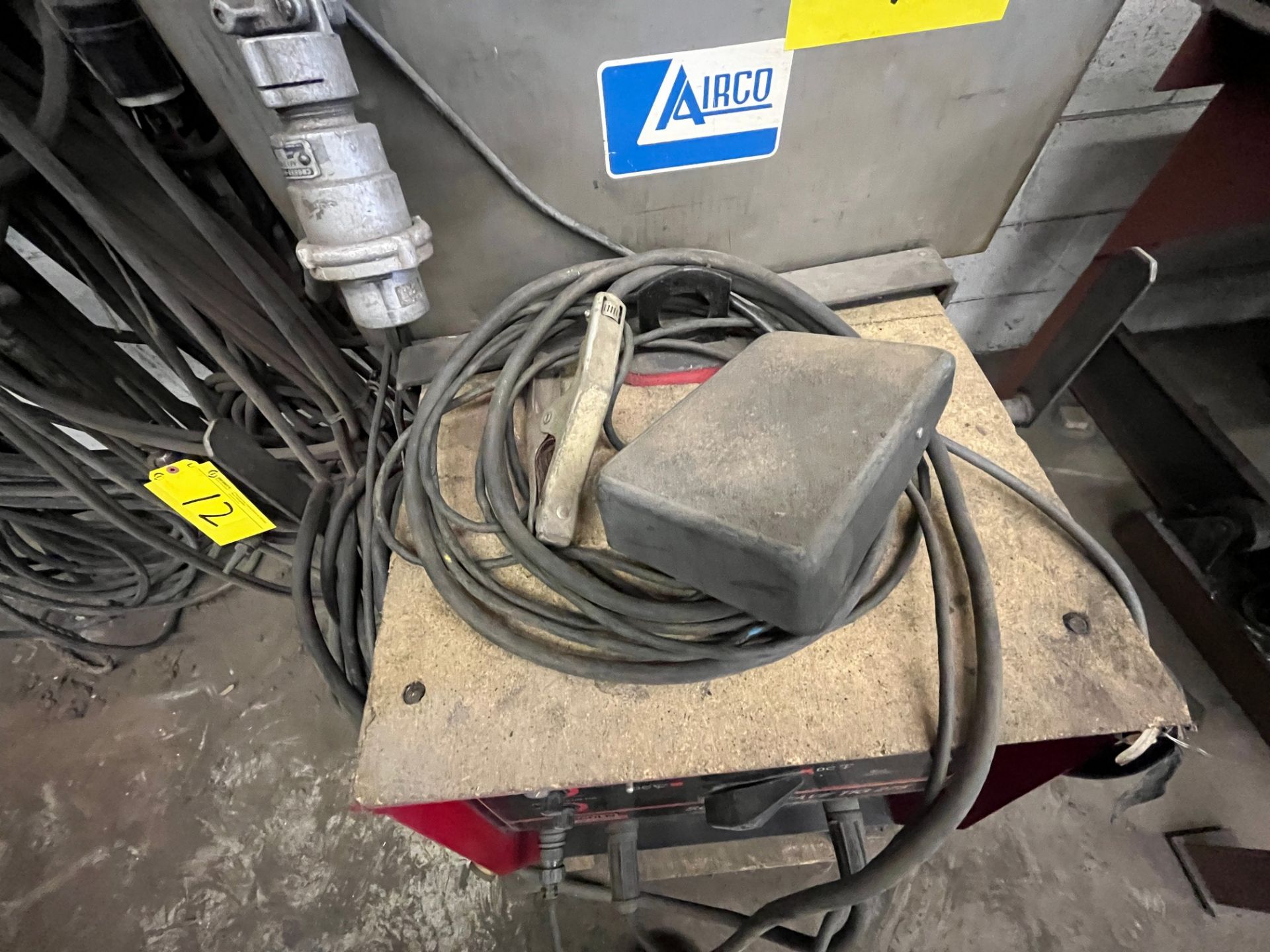 LINCOLN ELECTRIC SQUARE WAVE TIG 275 WELDER W/ AIRCO COOLING UNIT, CABLES, ETC. (NO TANKS) - Image 4 of 5