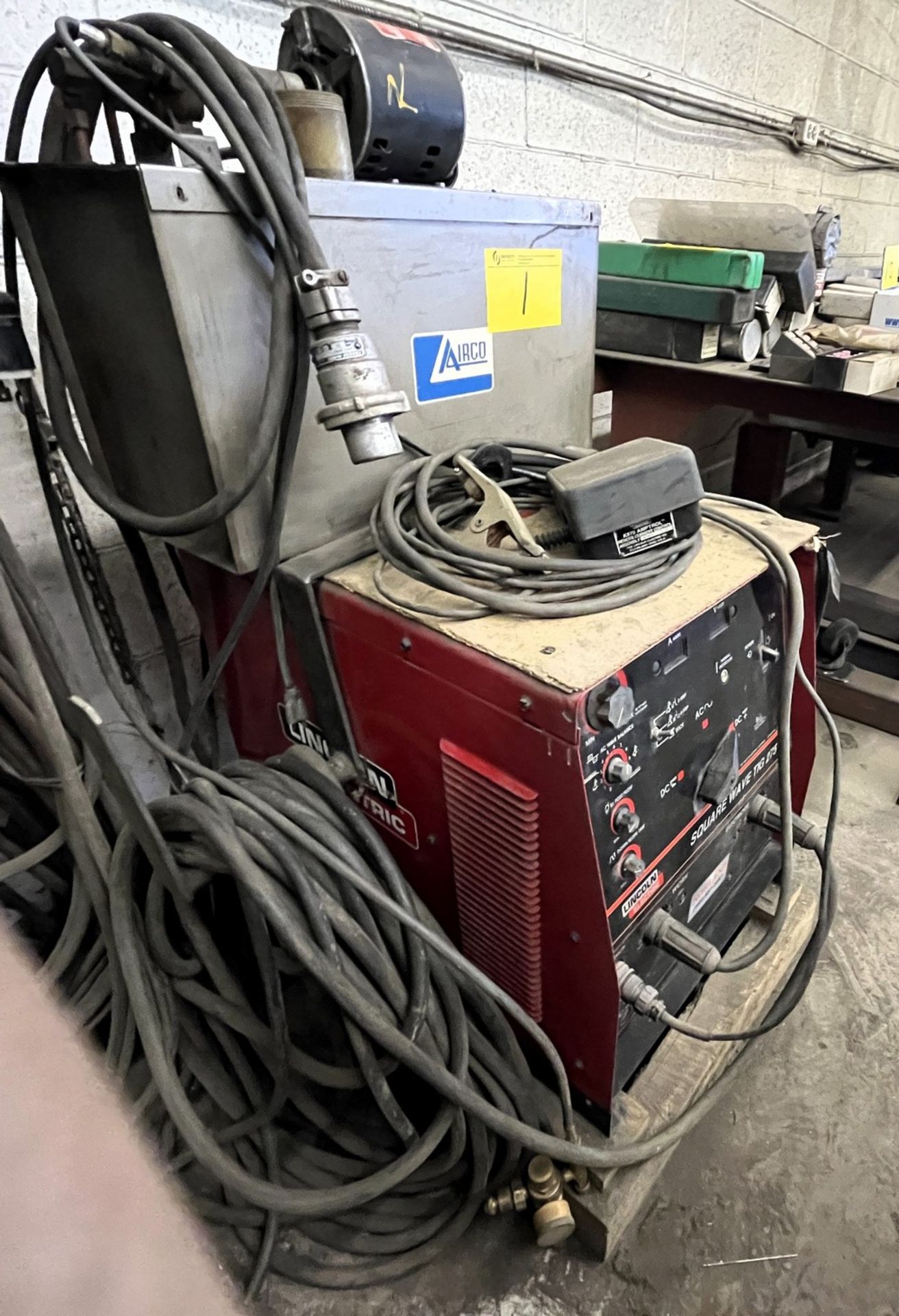 LINCOLN ELECTRIC SQUARE WAVE TIG 275 WELDER W/ AIRCO COOLING UNIT, CABLES, ETC. (NO TANKS) - Image 2 of 5