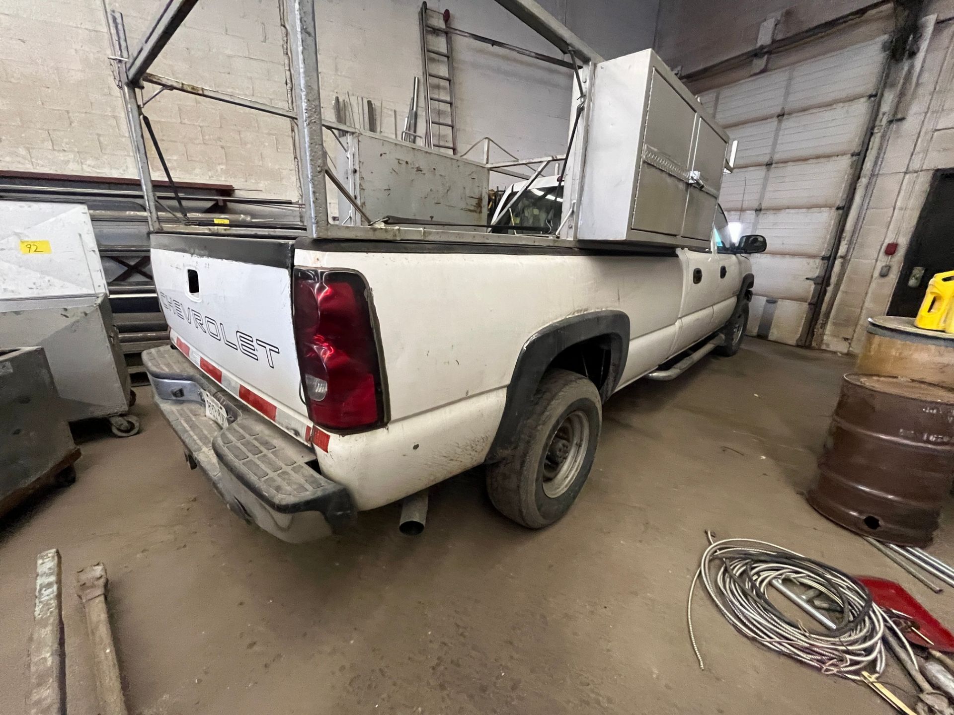 2004 CHEVROLET 2500HD SILVERADO PICKUP TRUCK, VIN# 1GCHC23UX4F151970, AUTO GL, V8, 8' BOX, GAS - Image 14 of 23