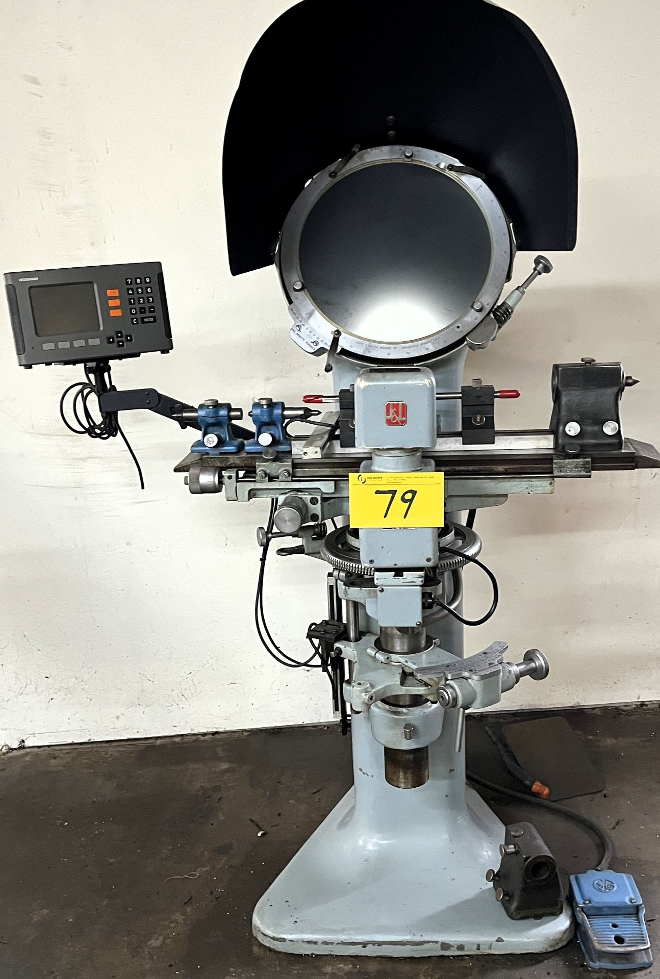 JONES & LAMSON OPTICAL COMPARATOR, MITUTOYO 3-AXIS DRO (RIGGING FEE $125) - Image 2 of 6