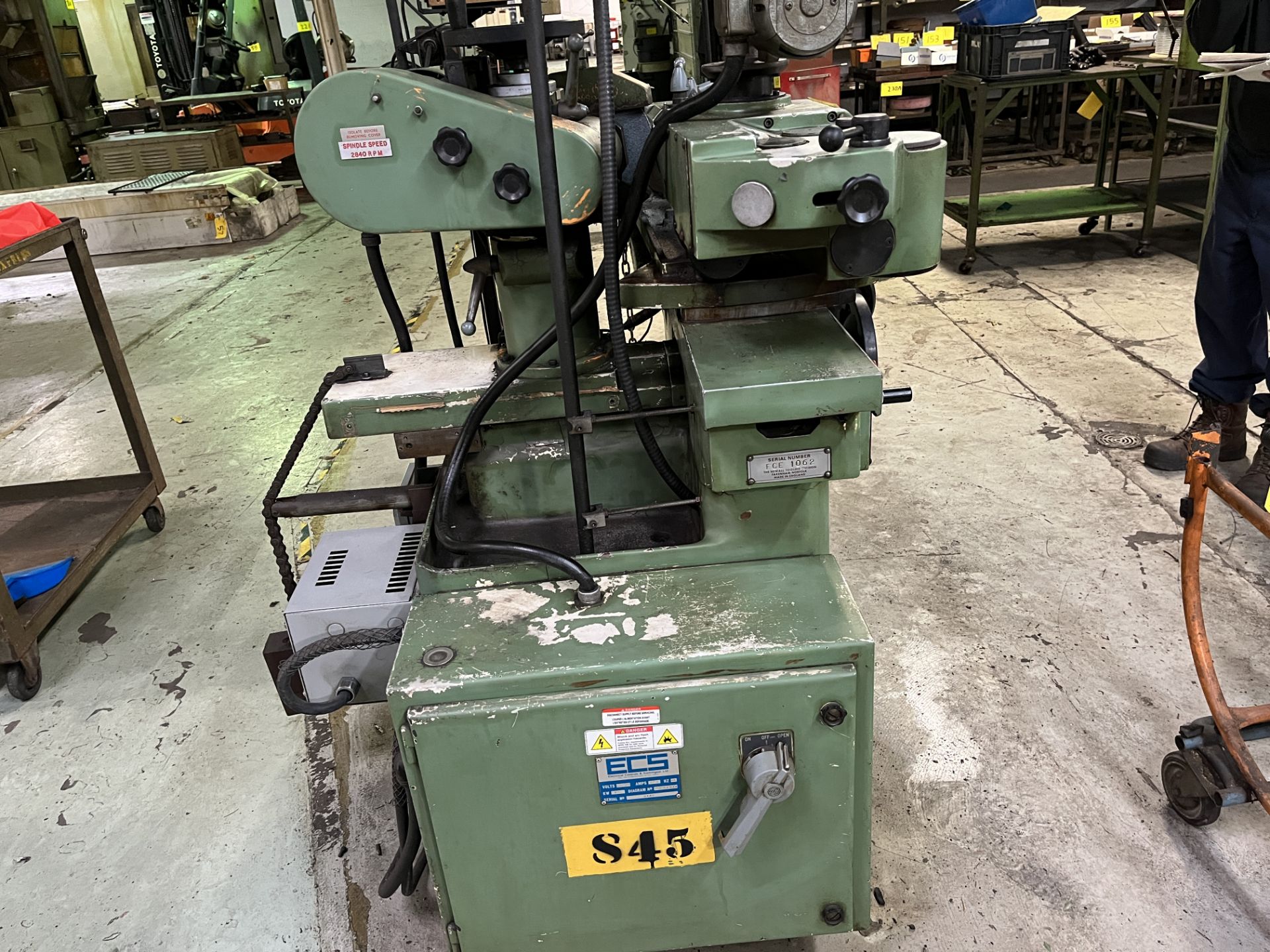 FINNEY NEWALL CYLINDRICAL GRINDER, MITUTOYO 2-AXIS DRO, DAYTON SCR CONTROL (RIGGING FEE $150) - Image 4 of 6