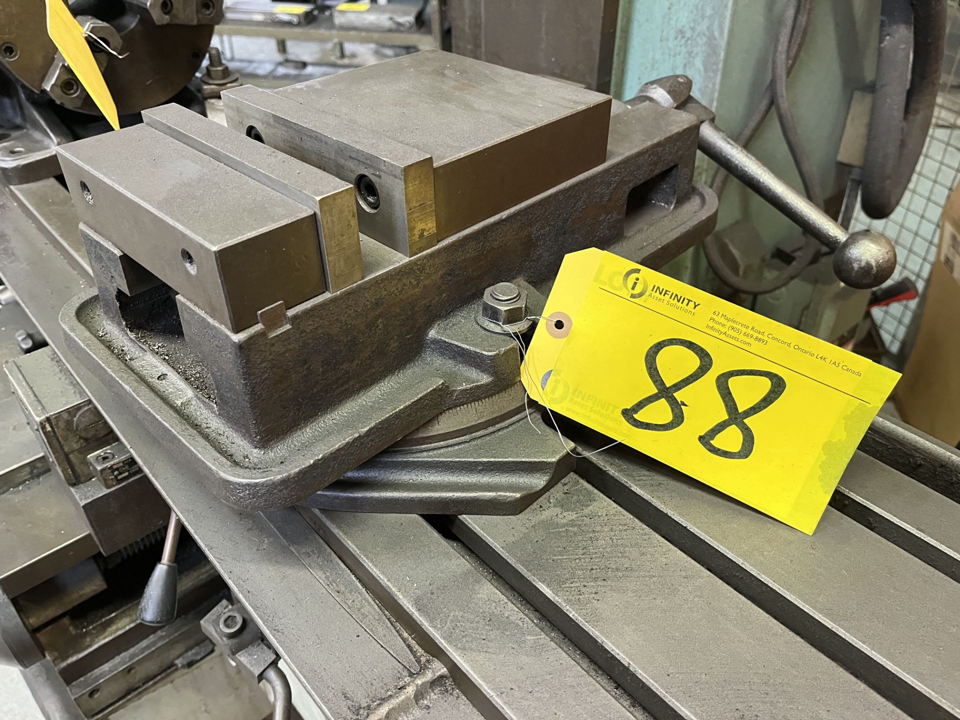 6" MACHINE VISE AND HOLDER