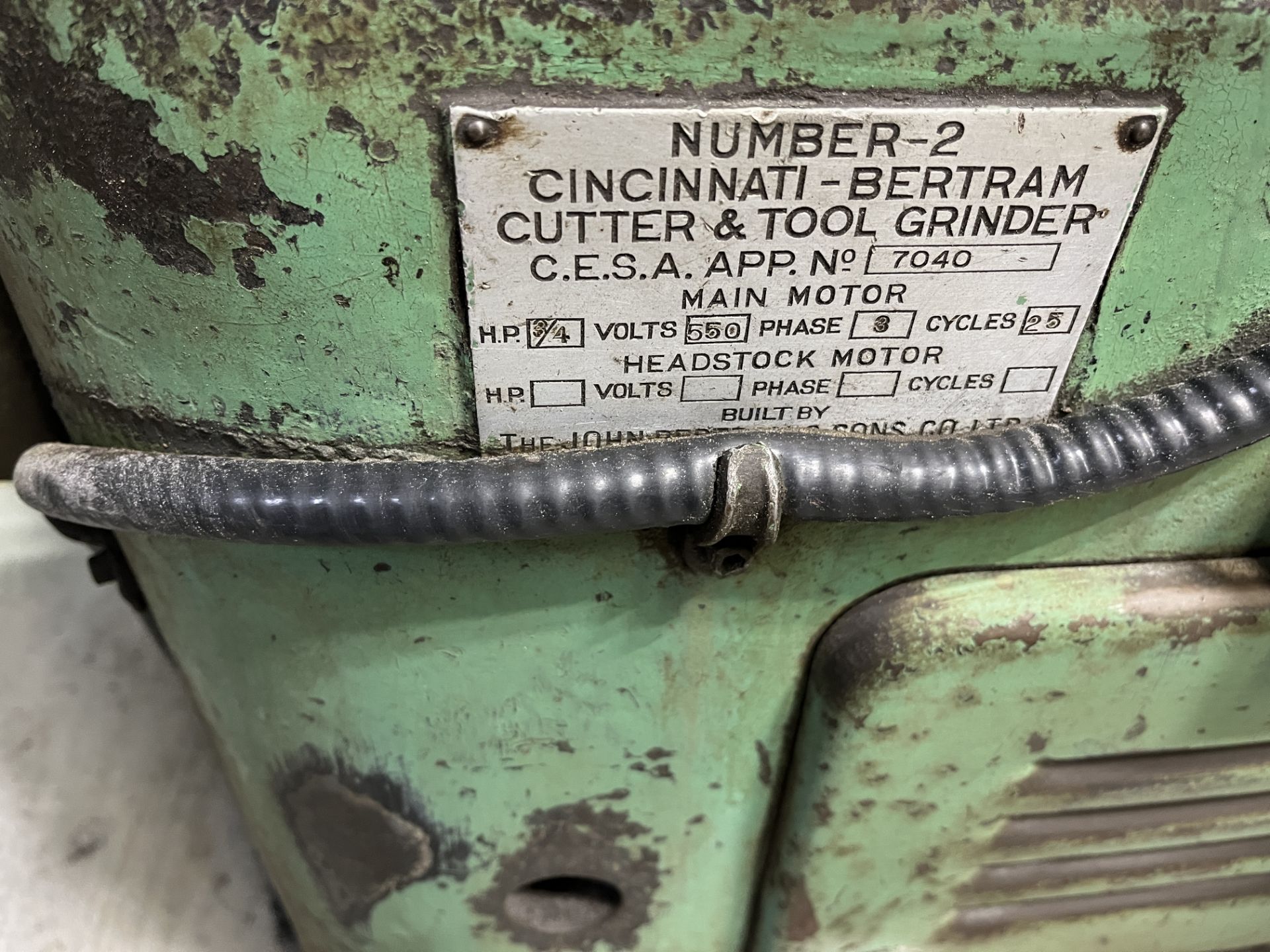 CINCINNATI BERTRAM NO. 2 DUAL-SIDED TOOL GRINDER, 36” BED, ADJUSTABLE COLUMN, S/N 1X740 (RIGGING FEE - Image 5 of 5