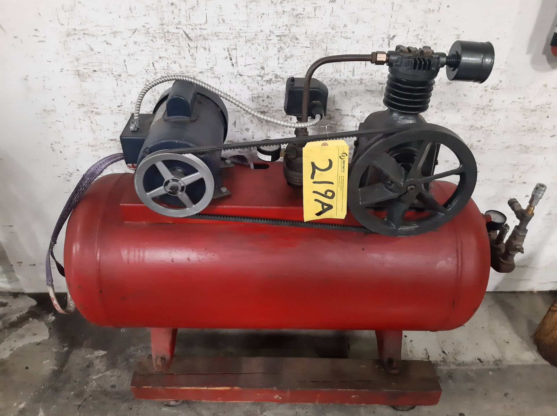 PORTABLE 2HP COMPRESSOR