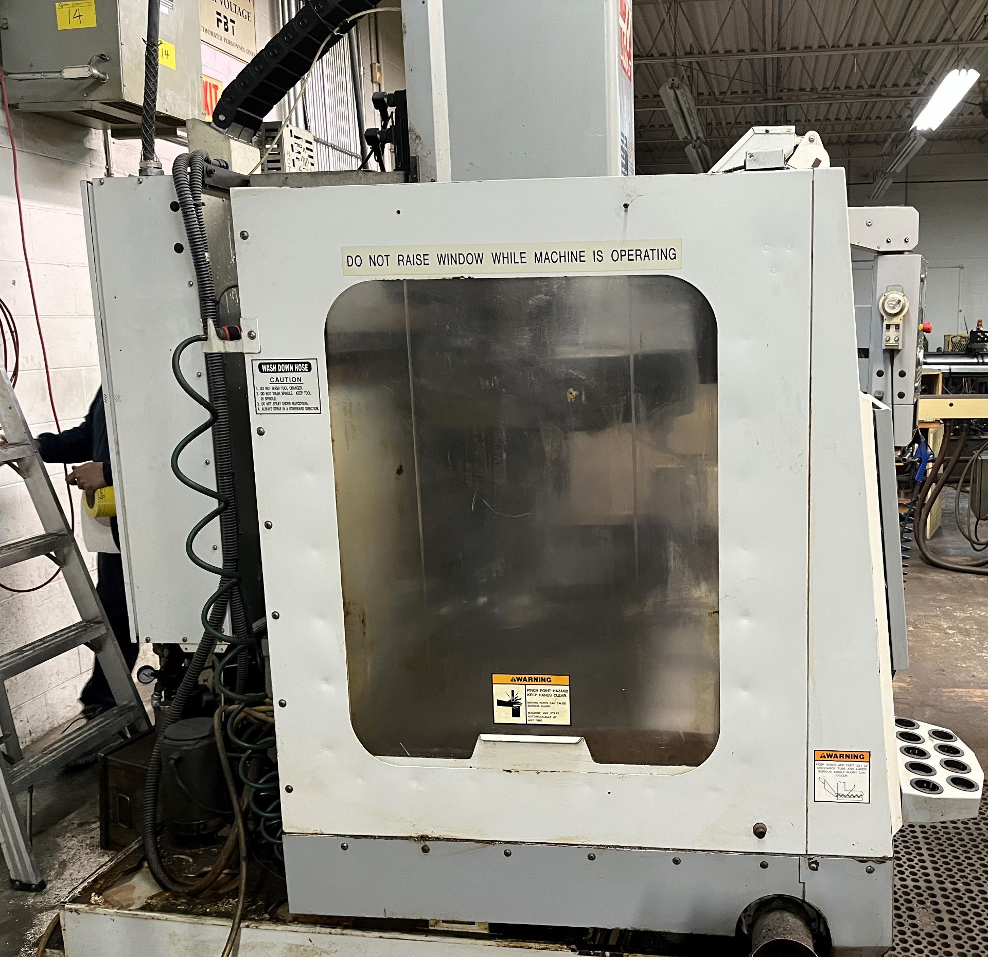 2005 HAAS VF-2B CNC VERTICAL MACHINING CENTER, CNC CONTROL, CAT40, (20) UMBRELLA ATC, 20HP 2-SPEED - Image 17 of 17