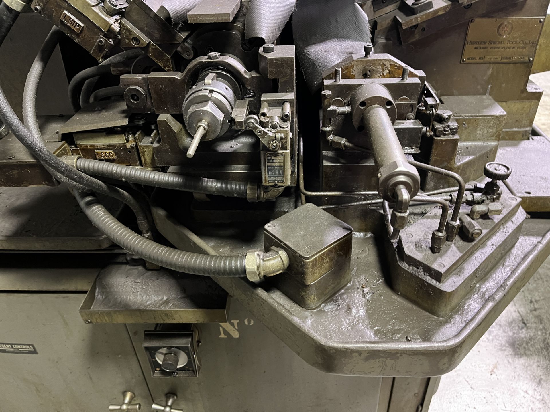 HERTLEIN SQ 100 FLUTING MACHINE, S/N SQ6714 (RIGGING FEE $750) - Image 5 of 6