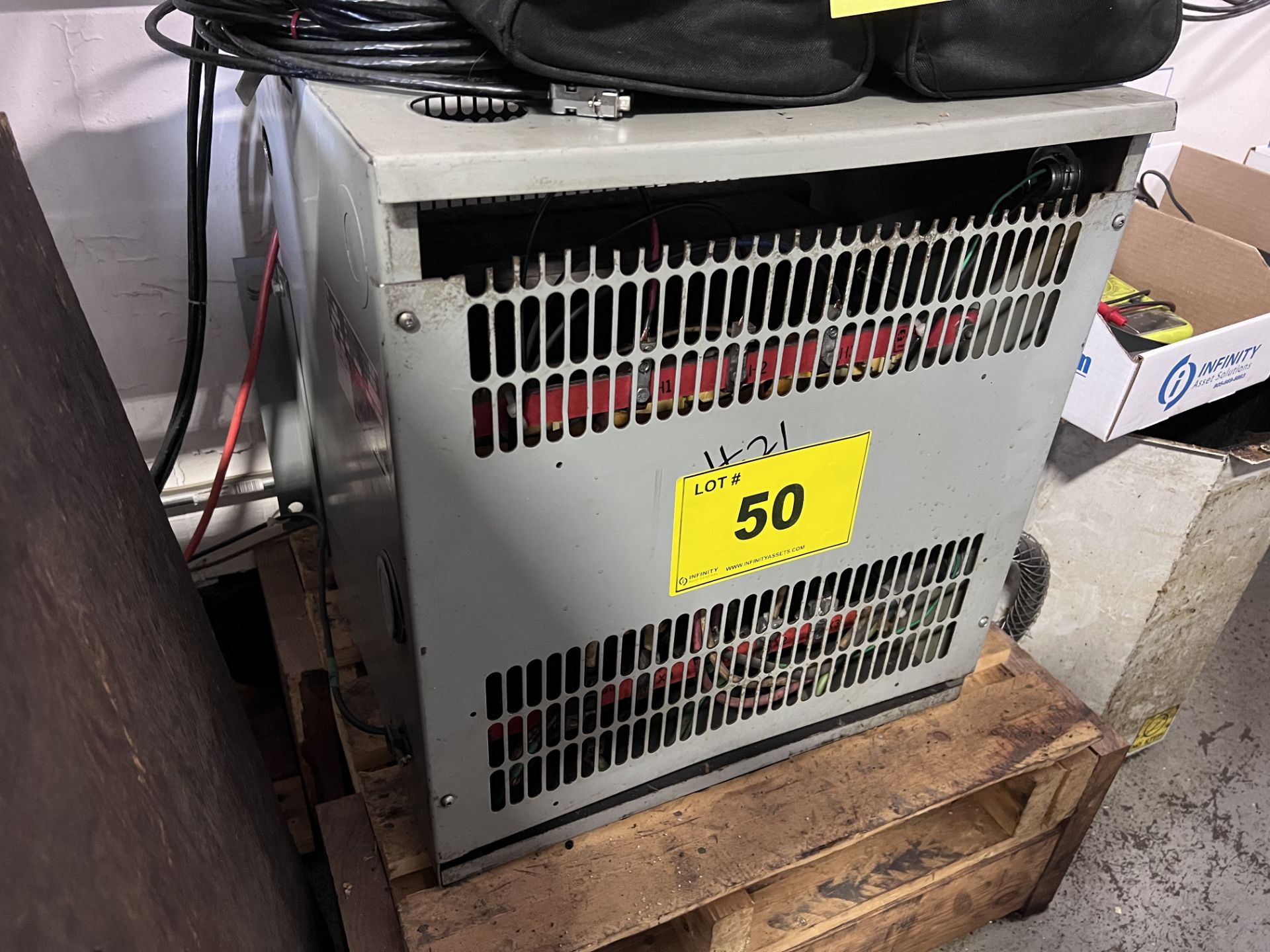 HAMMOND MANUFACTURING 45KVA 600V TRANSFORMER (RIGGING FEE $85) - Image 2 of 2