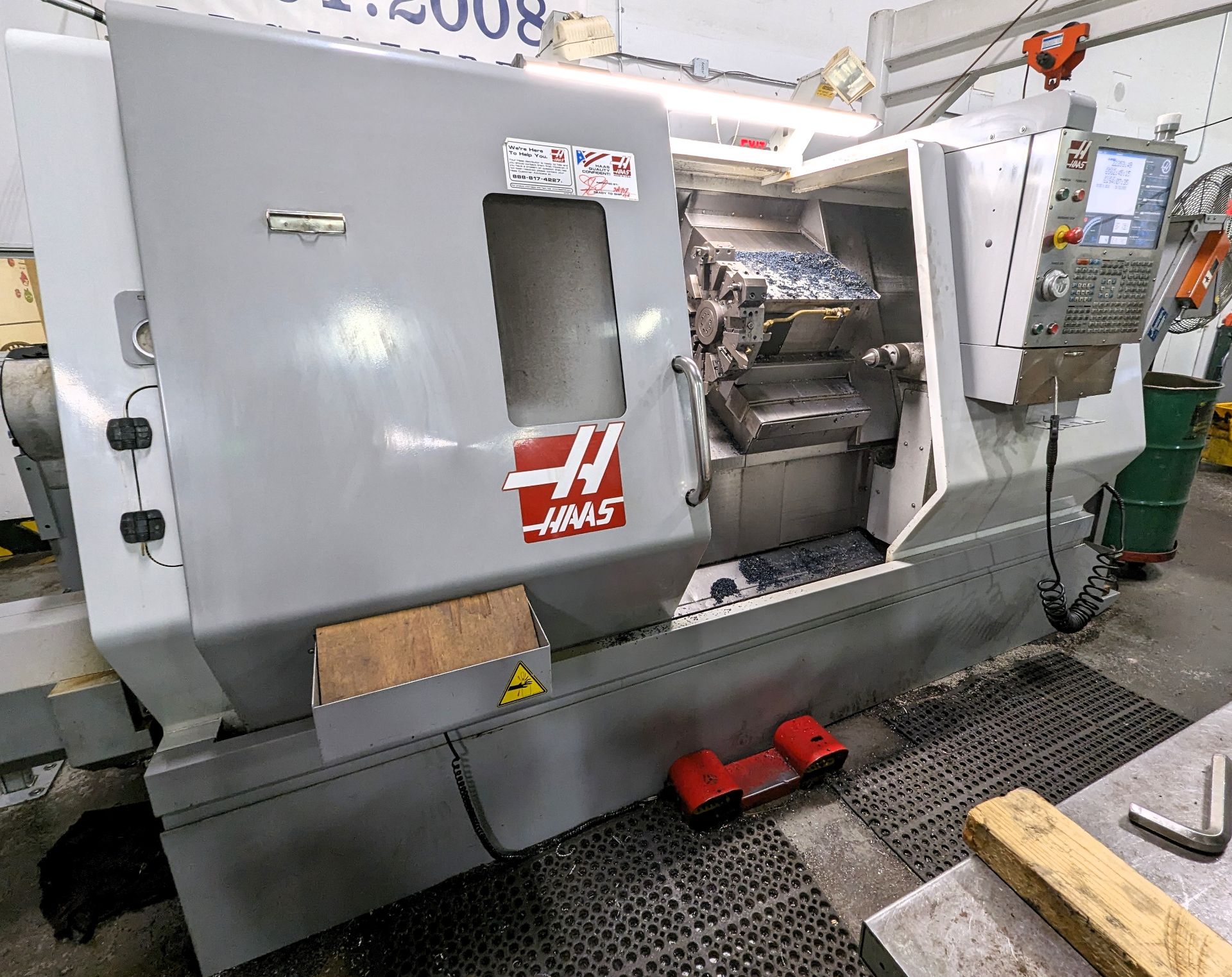 2008 HAAS SL-30TB CNC TURNING CENTER, CNC CONTROL, 15” CHUCK, BIG BORE, TAILSTOCK, TOOL SETTER, CHIP - Image 4 of 13
