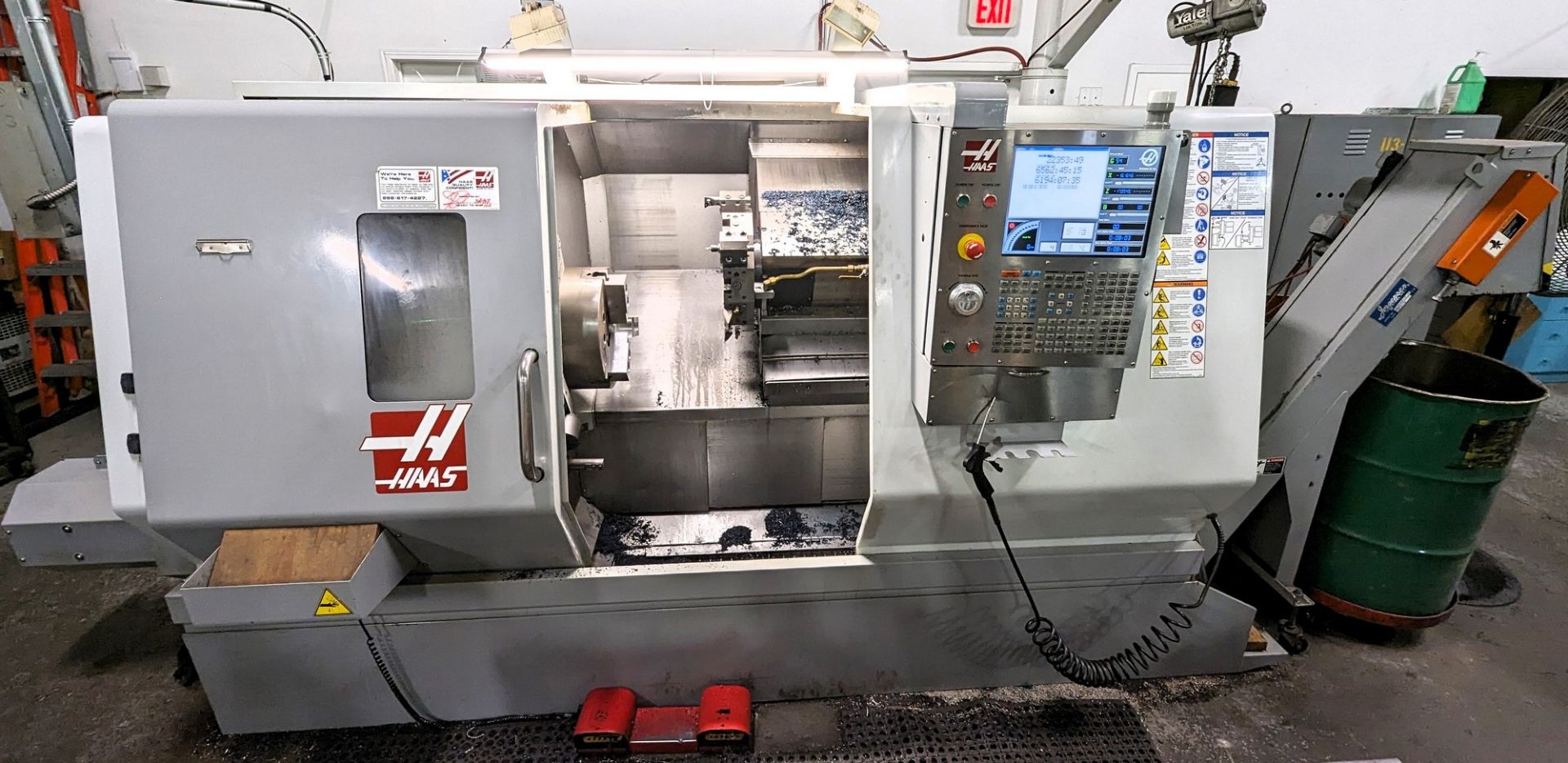 2008 HAAS SL-30TB CNC TURNING CENTER, CNC CONTROL, 15” CHUCK, BIG BORE, TAILSTOCK, TOOL SETTER, CHIP - Image 2 of 14