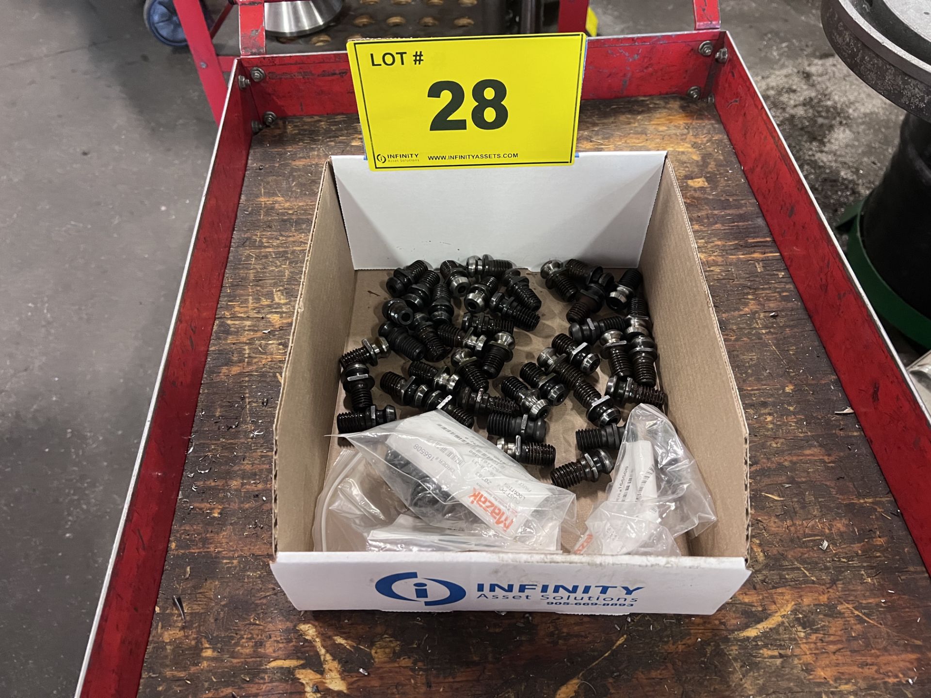 LOT OF CAT 40 TOOL HOLDER PULL STUDS