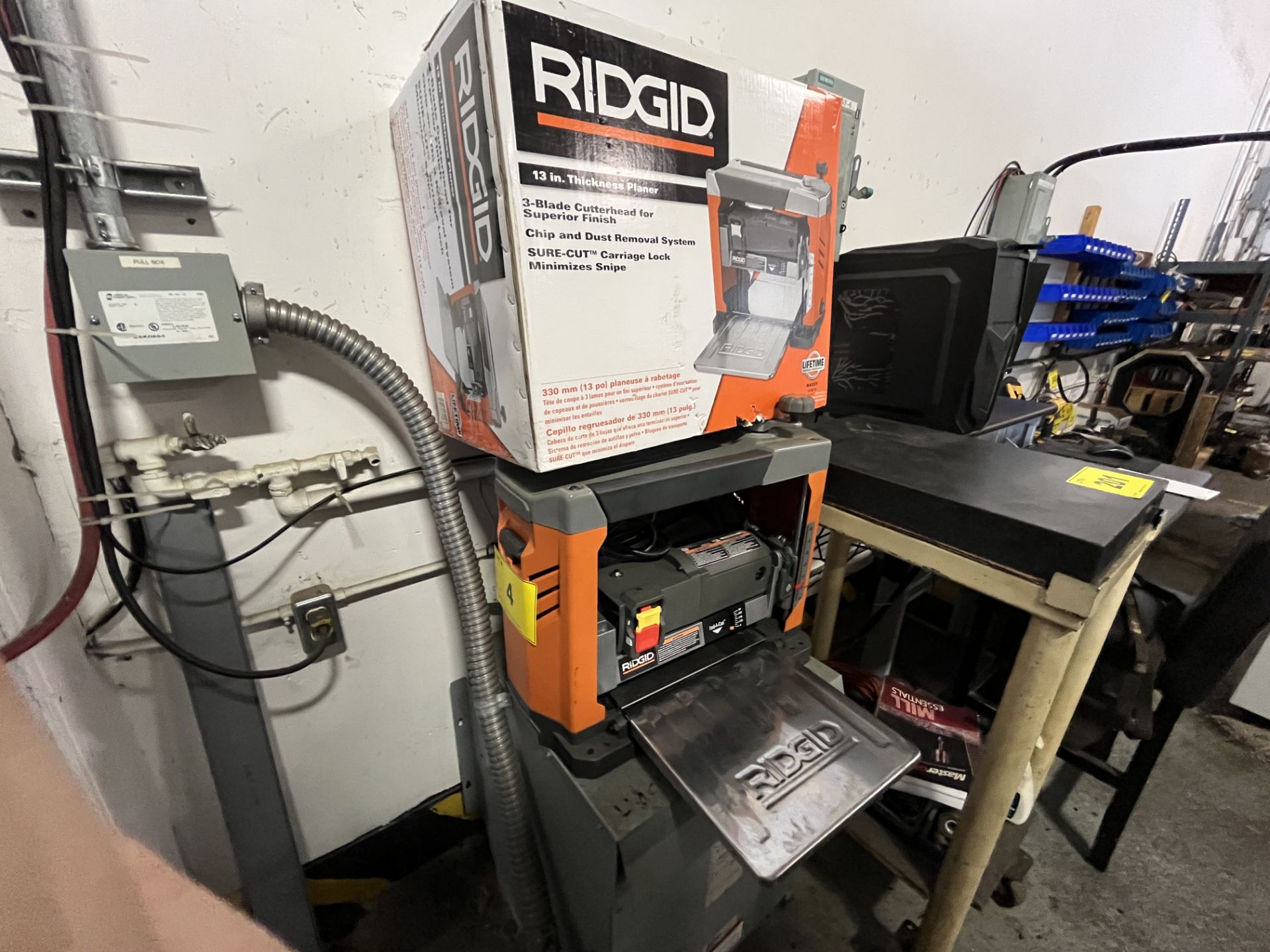 RIDGID 13" THICKNESS PLANER