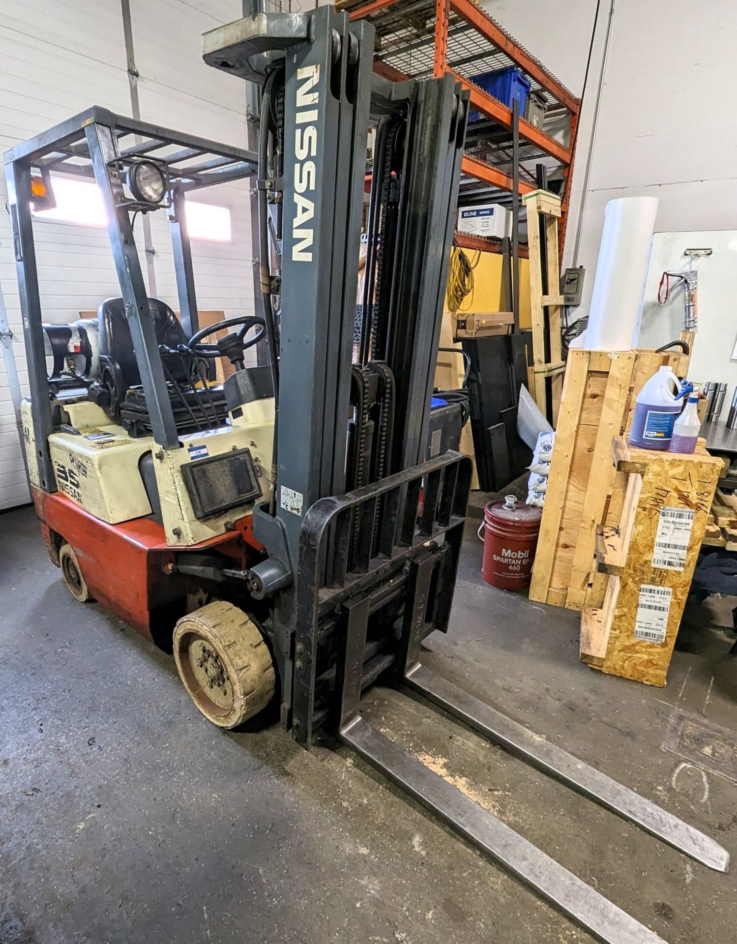 NISSAN CPJ01A18PV PROPANE FORKLIFT, 2,950LB CAP., 187” MAX LIFT, 3-STAGE MAST, SIDE SHIFT, APPROX. - Image 2 of 6