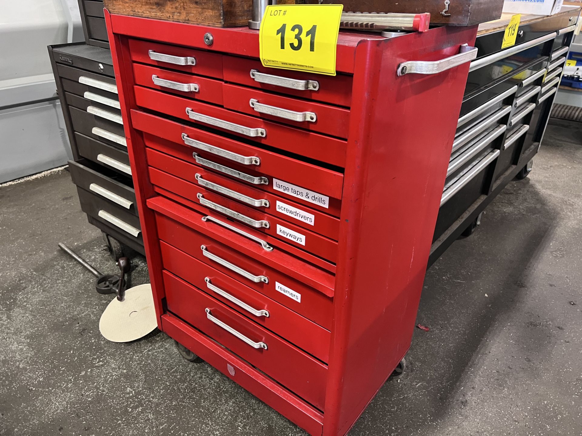 PORTABLE 12-DRAWER TOOL CHEST