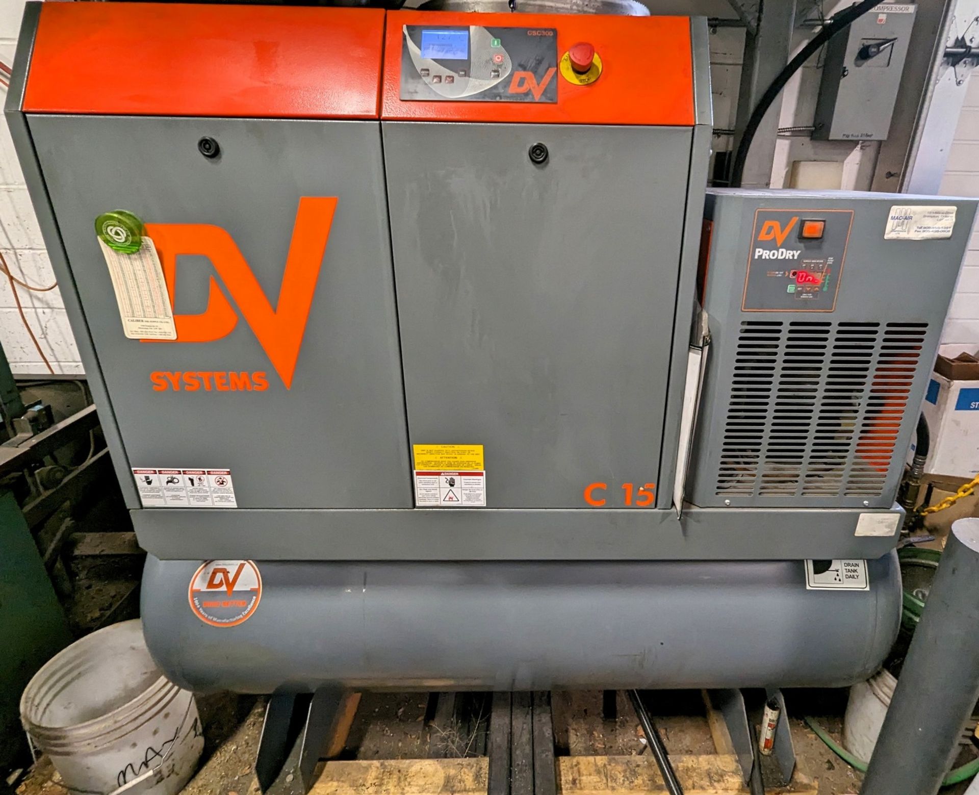 DV SYSTEMS C15TD AIR COMPRESSOR, 15HP, PRODUCT NUMBER S-002433, S/N 082733 W/ ASD60 AIR DRYER (