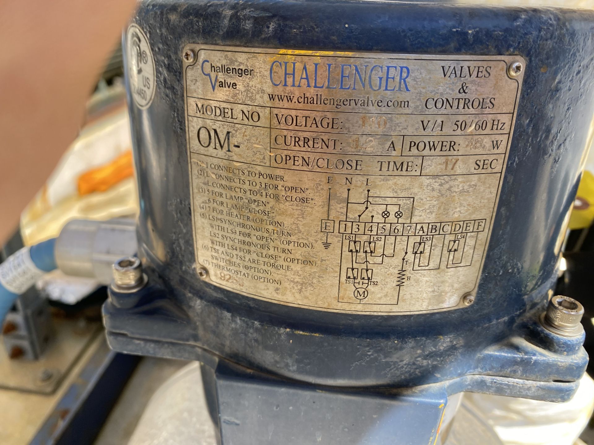 LOT OF (3) CHALLENGER CONTROL / FLOW VALVE W/ MANUAL CONTROL (RIGGING FEE $175 USD) - Image 3 of 3