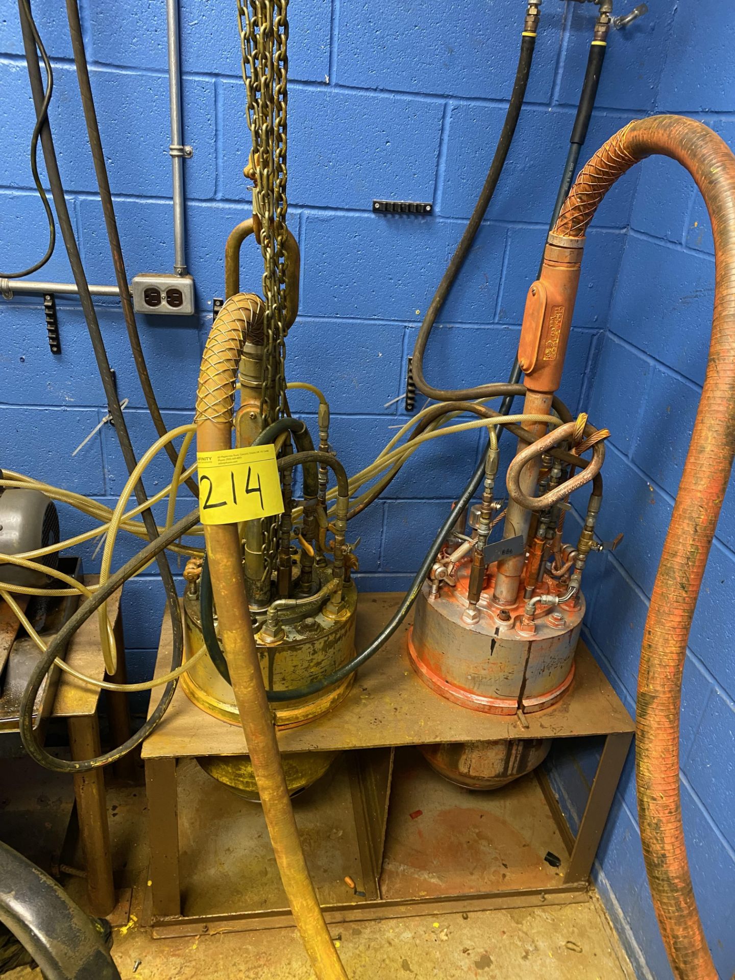 CONTENTS OF SPRAY HEAD REPAIR ROOM INCLUDING (3) SIEMENS CONTROL PANELS, PNEUMATIC SPRAY HEAD REPAIR - Image 4 of 10