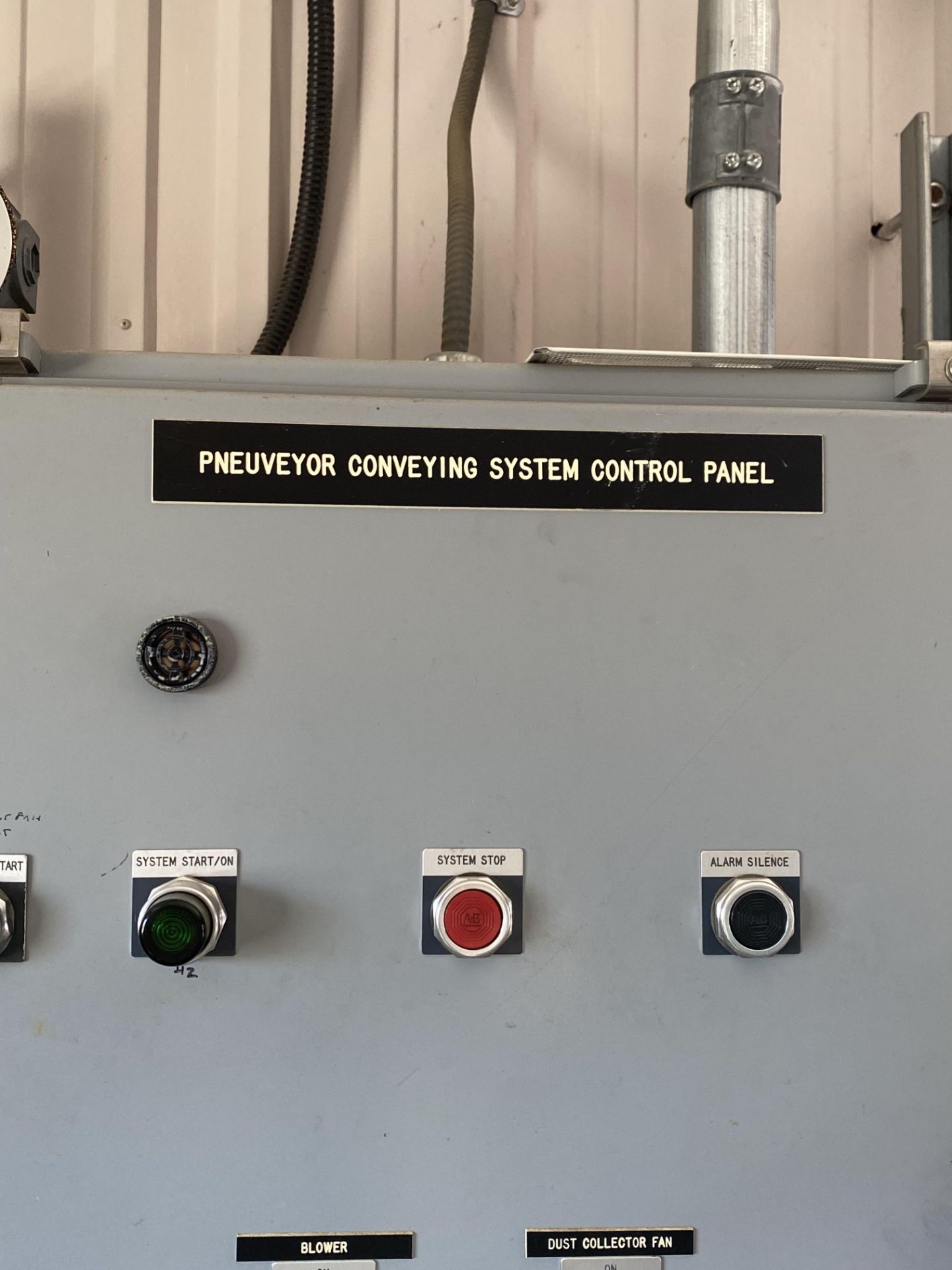 PNEUVEYOR CONVEYING SYSTEM CONTROL PANEL - Image 2 of 4