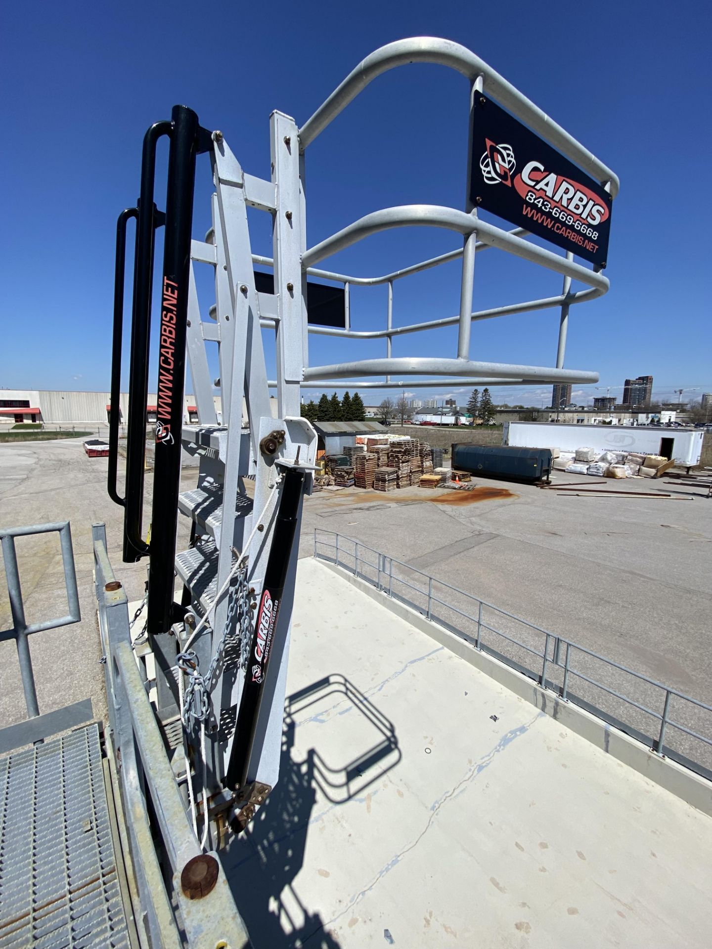 CARBIS HYDRAULIC STAIRCASE EXTENSION (RIGGING FEE $975 USD) - Image 3 of 3