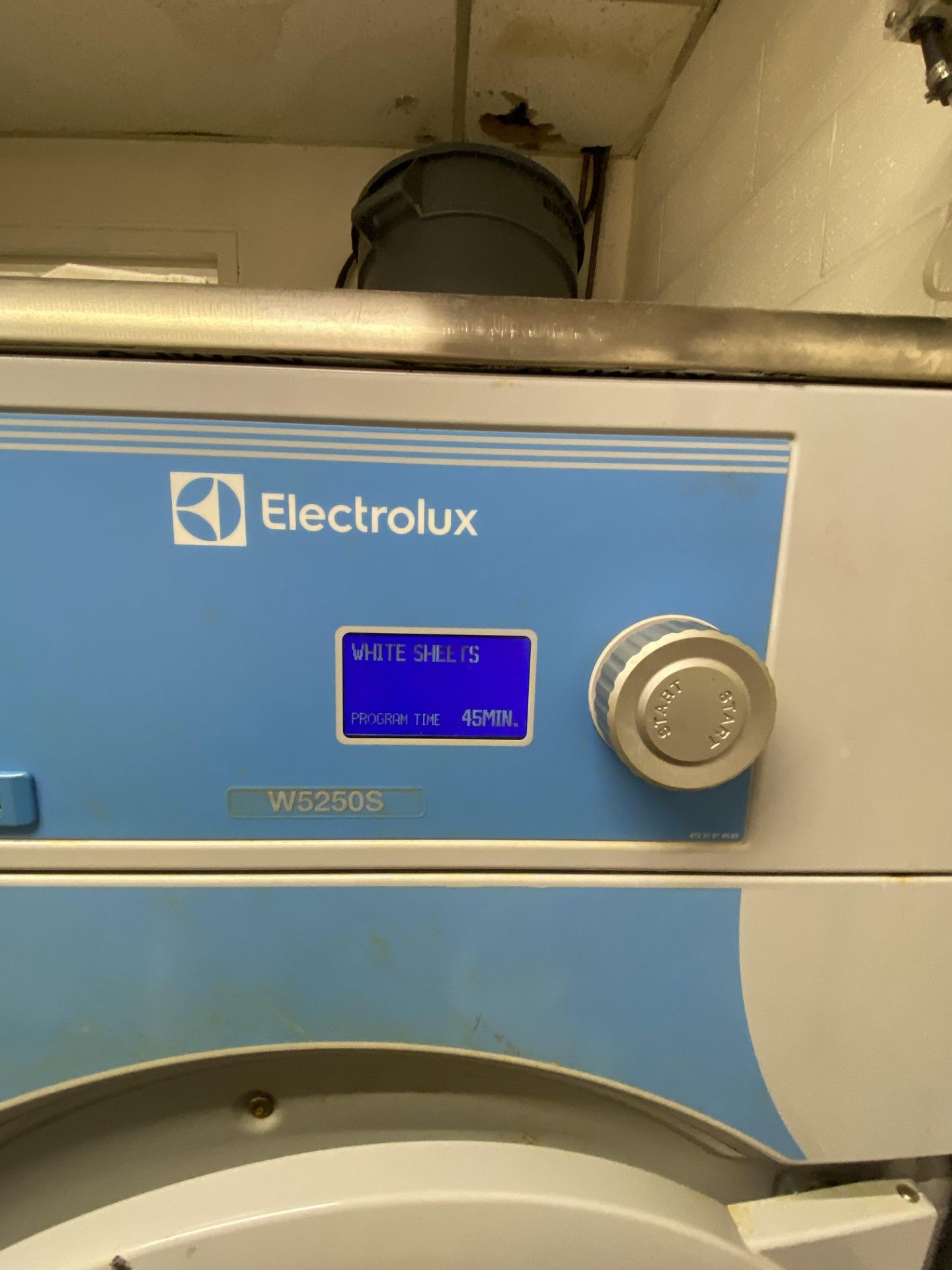 UNIMAC DIGITAL WASHER AND ELECTROLUX WS2505 INDUSTRIAL DRYER - Image 9 of 10