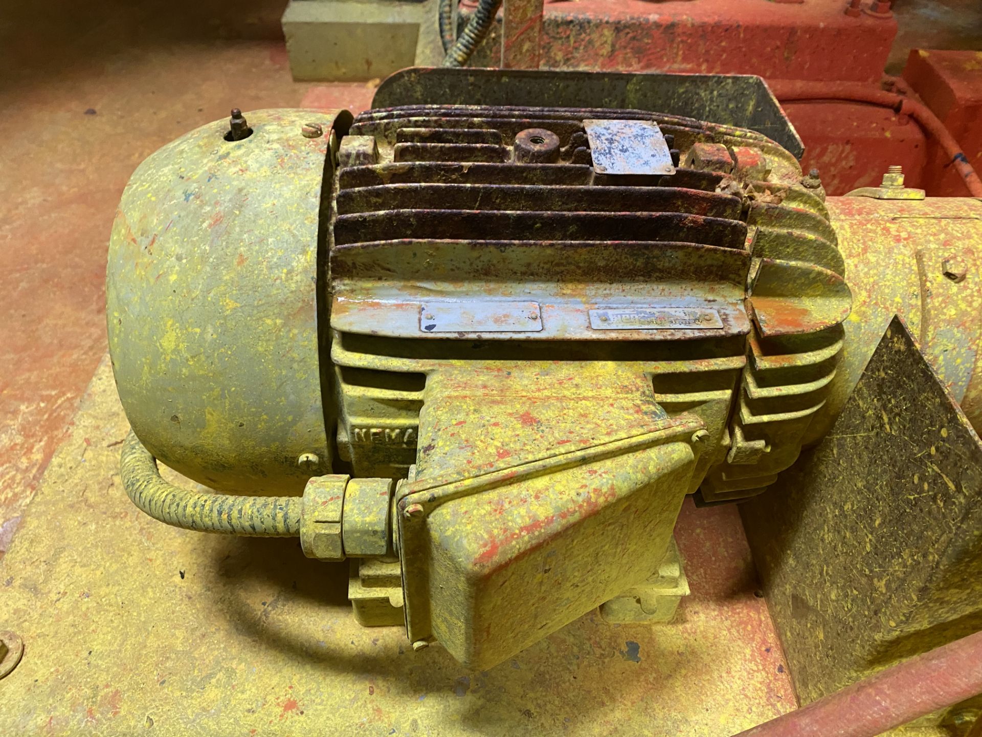 WEG 5HP MOTOR AND DURCO PUMP (RIGGING FEE $75 USD) - Image 2 of 4