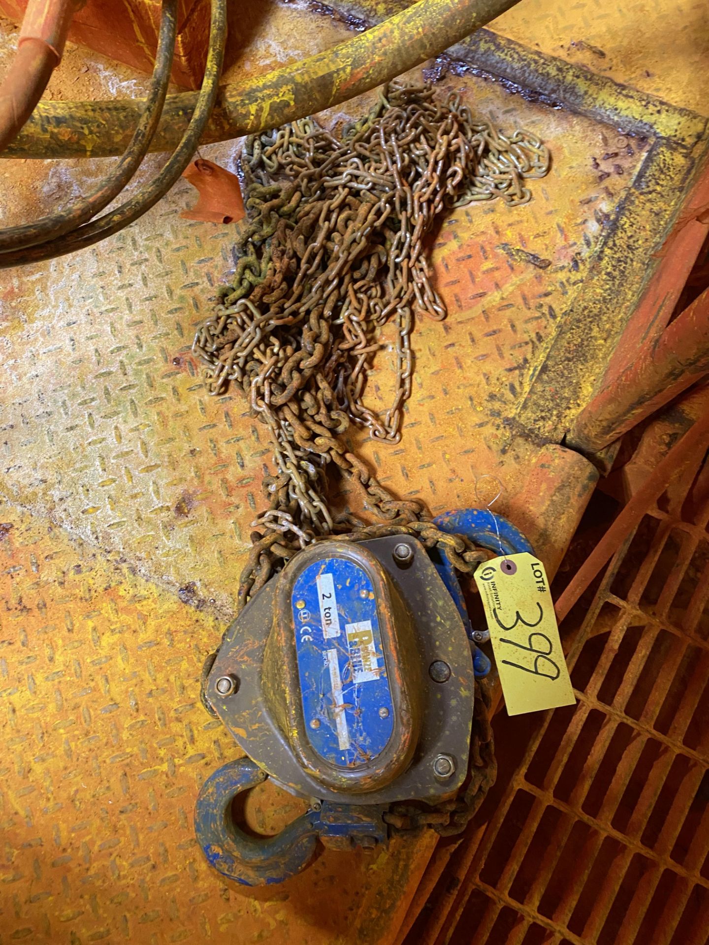 2-TON CAP. BT BLUE CHAIN HOIST (RIGGING FEE $150 USD)