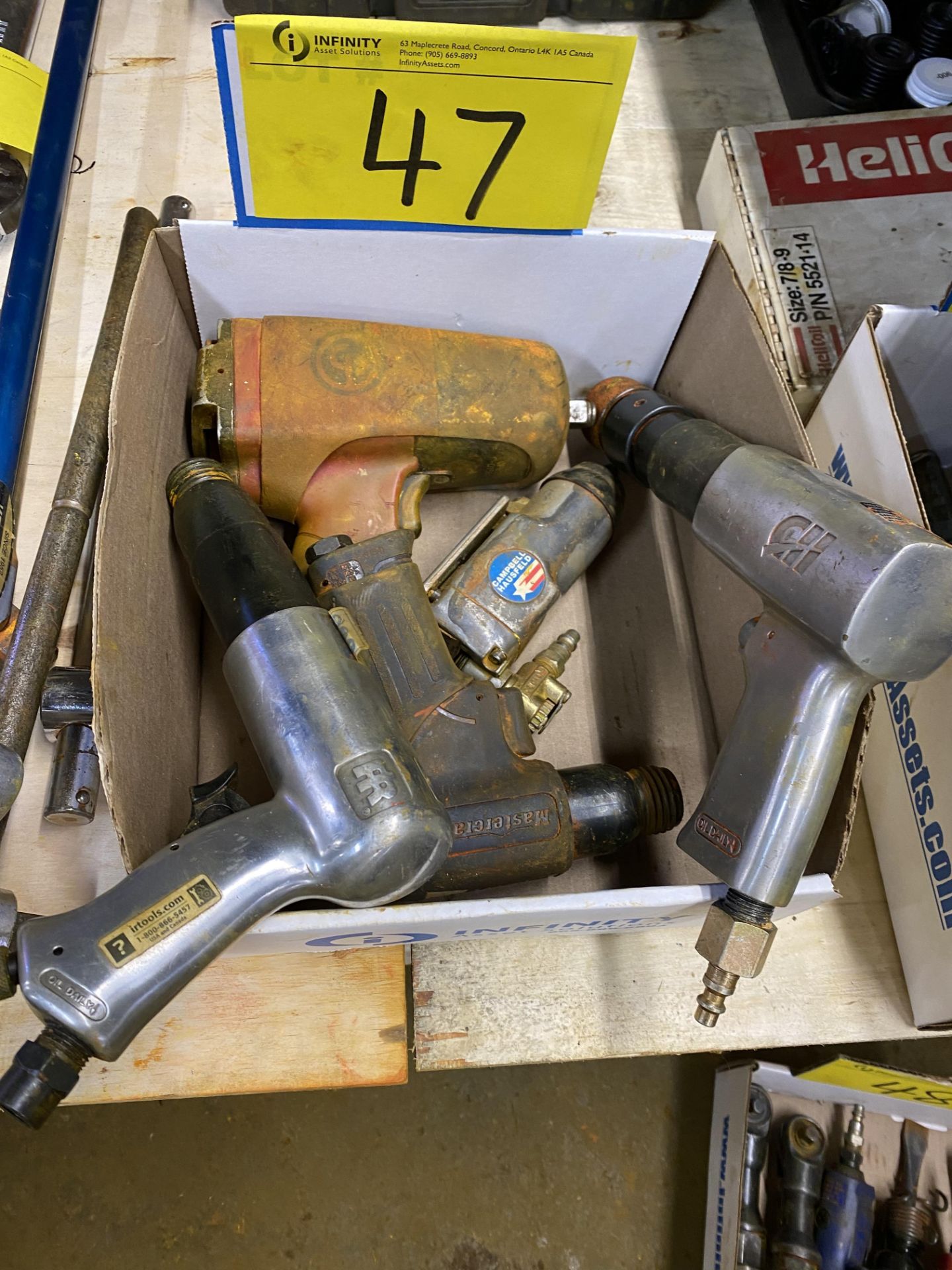 LOT OF PNEUMATIC CHISELS