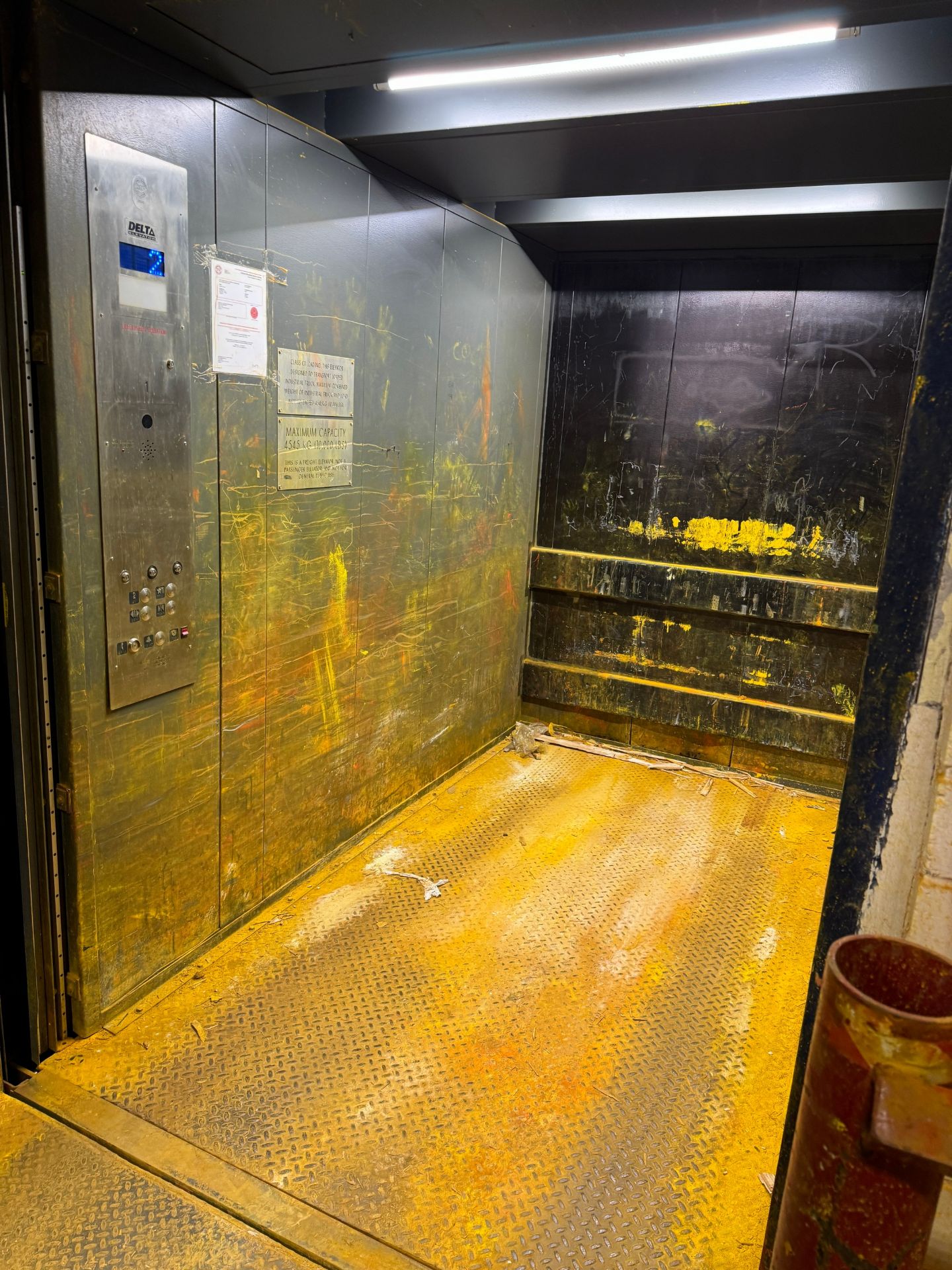 PEELE FREIGHT ELEVATOR (NOTE: SUBJECT TO LATE REMOVAL, PICKUP END OF AUGUST) (RIGGING FEE $10,900 - Image 3 of 14