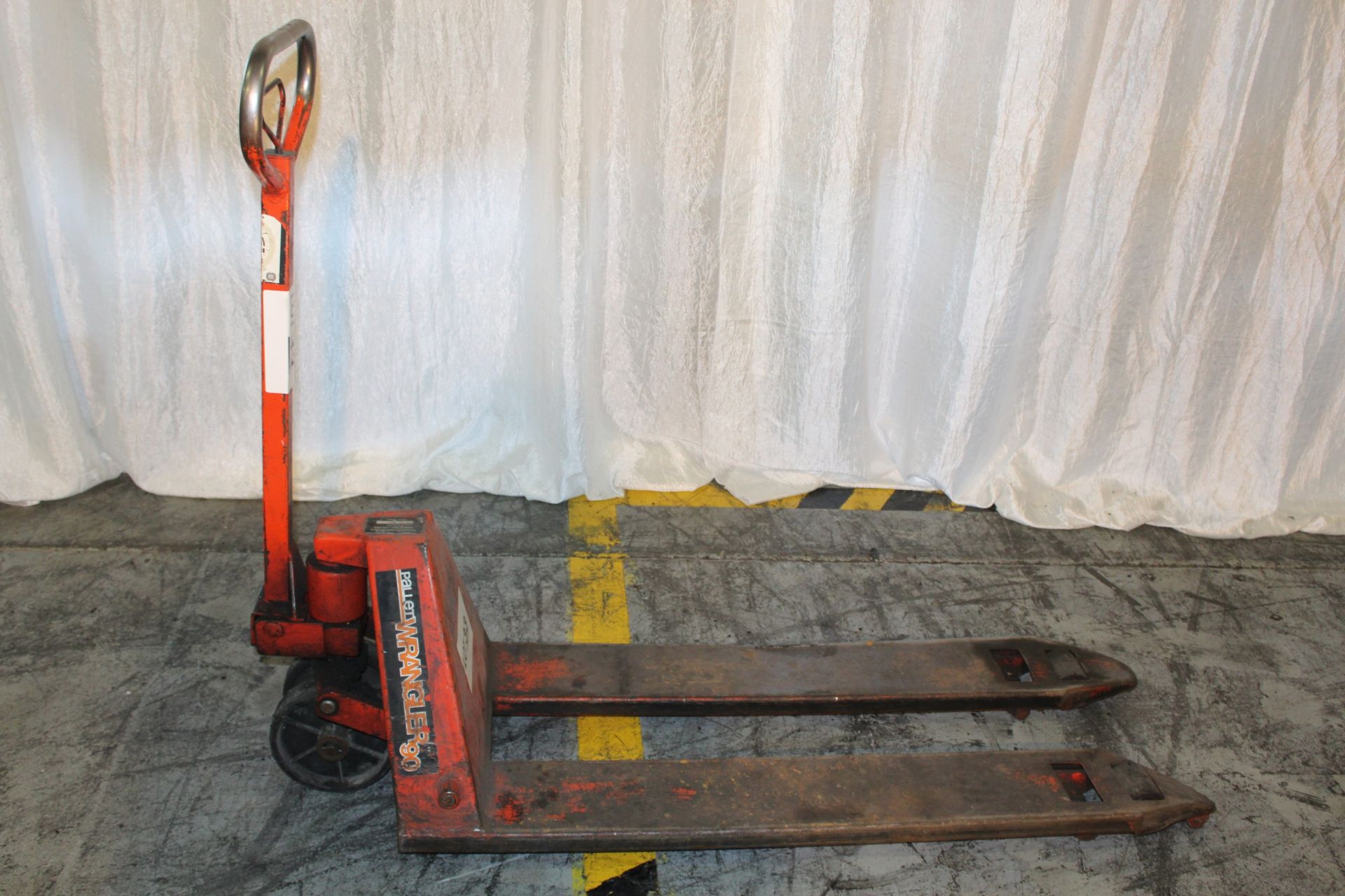 PALLET JACK - Image 2 of 3