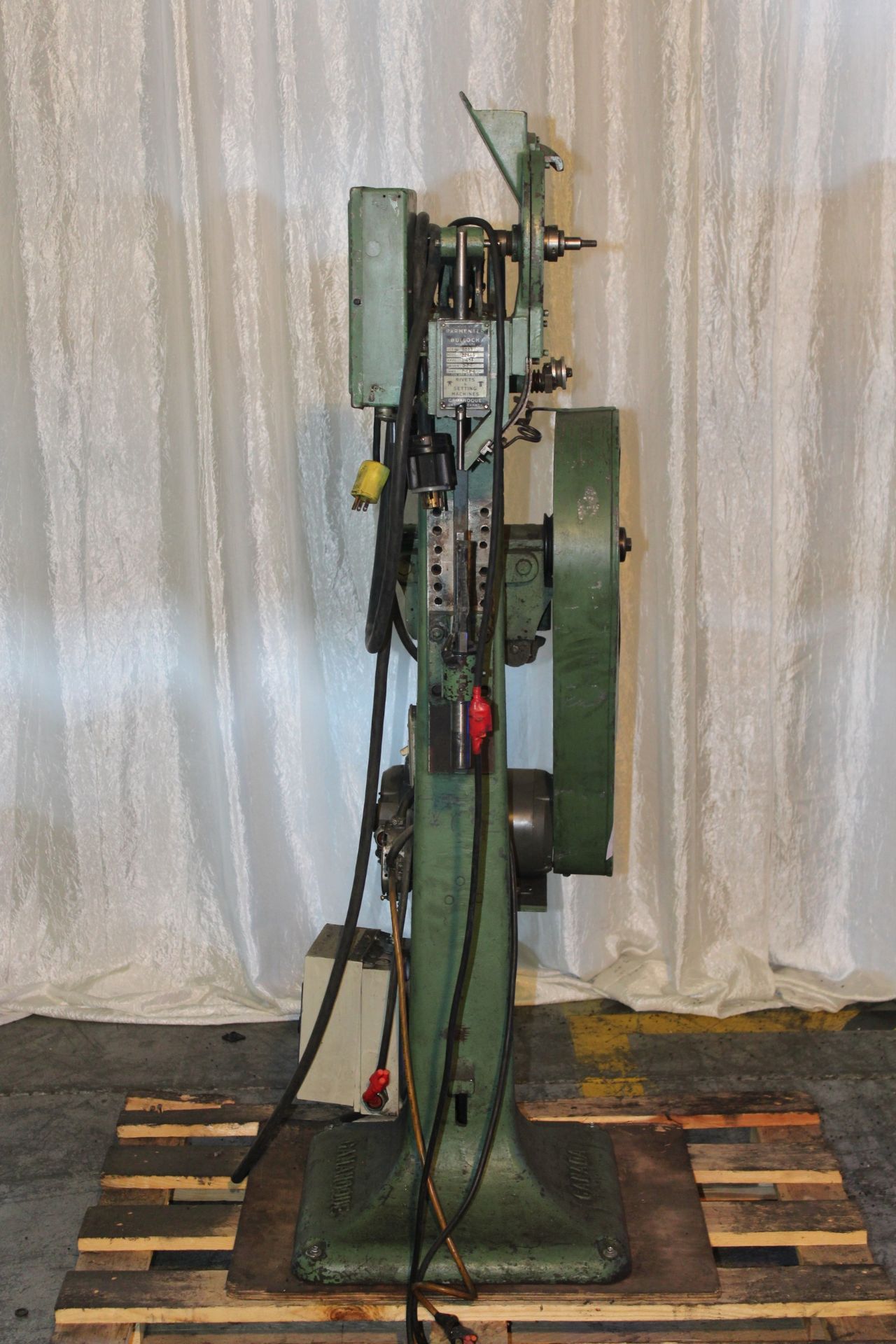 RIVETTING MACHINE - Bild 6 aus 11