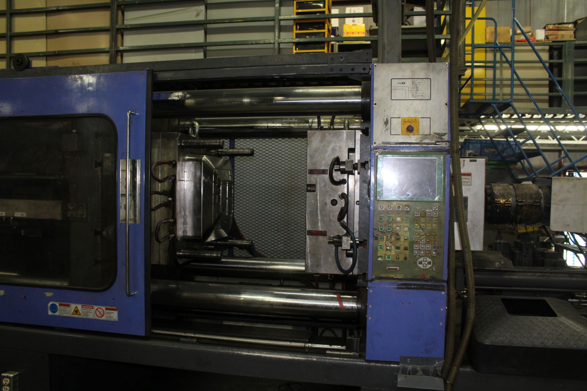 LG GOLD STAR 500H INJECTION MOLDER, 500-TON CAP. - Image 4 of 38