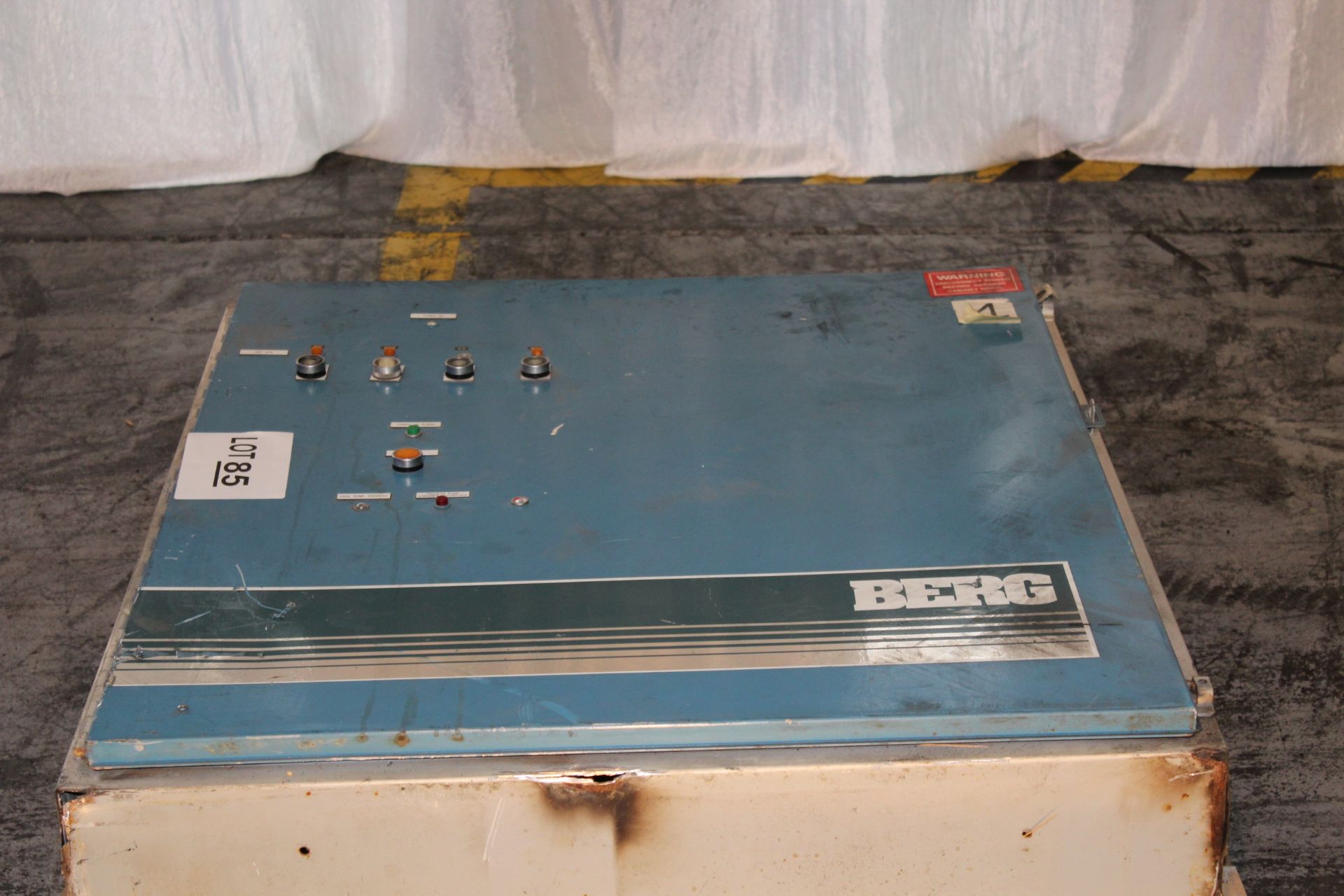 BERG CHILLER CONTROL PANEL - Image 6 of 10