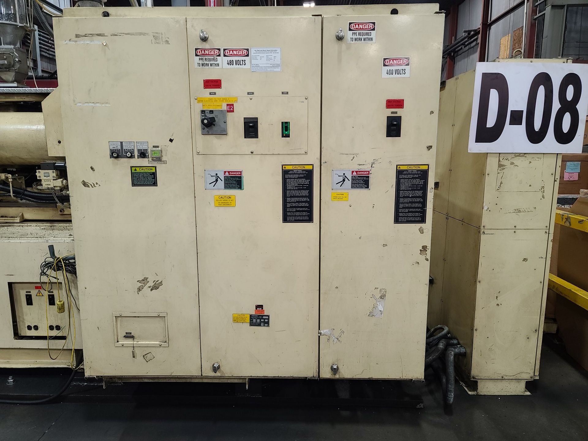 TOSHIBA 950-TON INJECTION MOLDER - Image 4 of 142