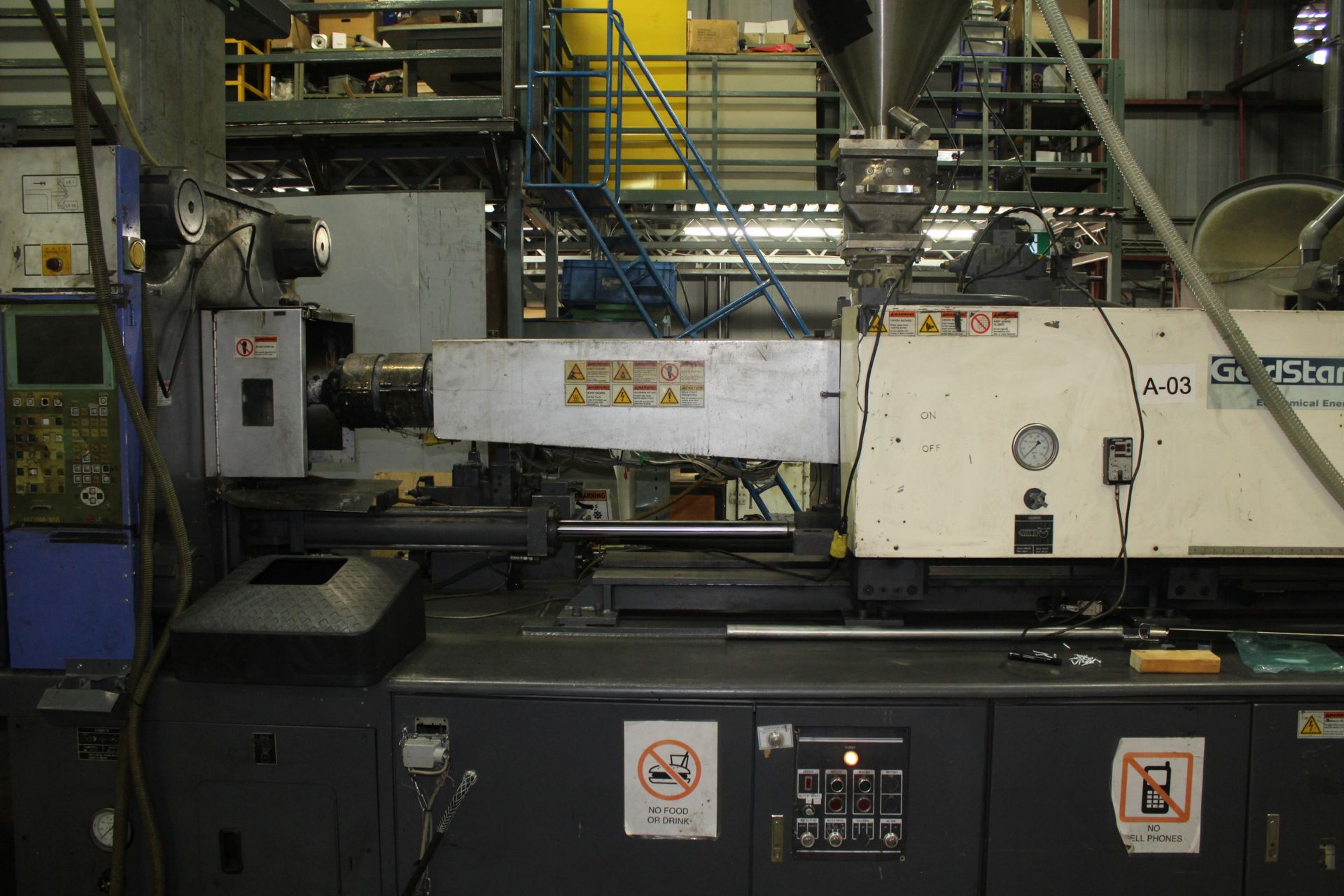 LG GOLD STAR 500H INJECTION MOLDER, 500-TON CAP. - Image 8 of 38