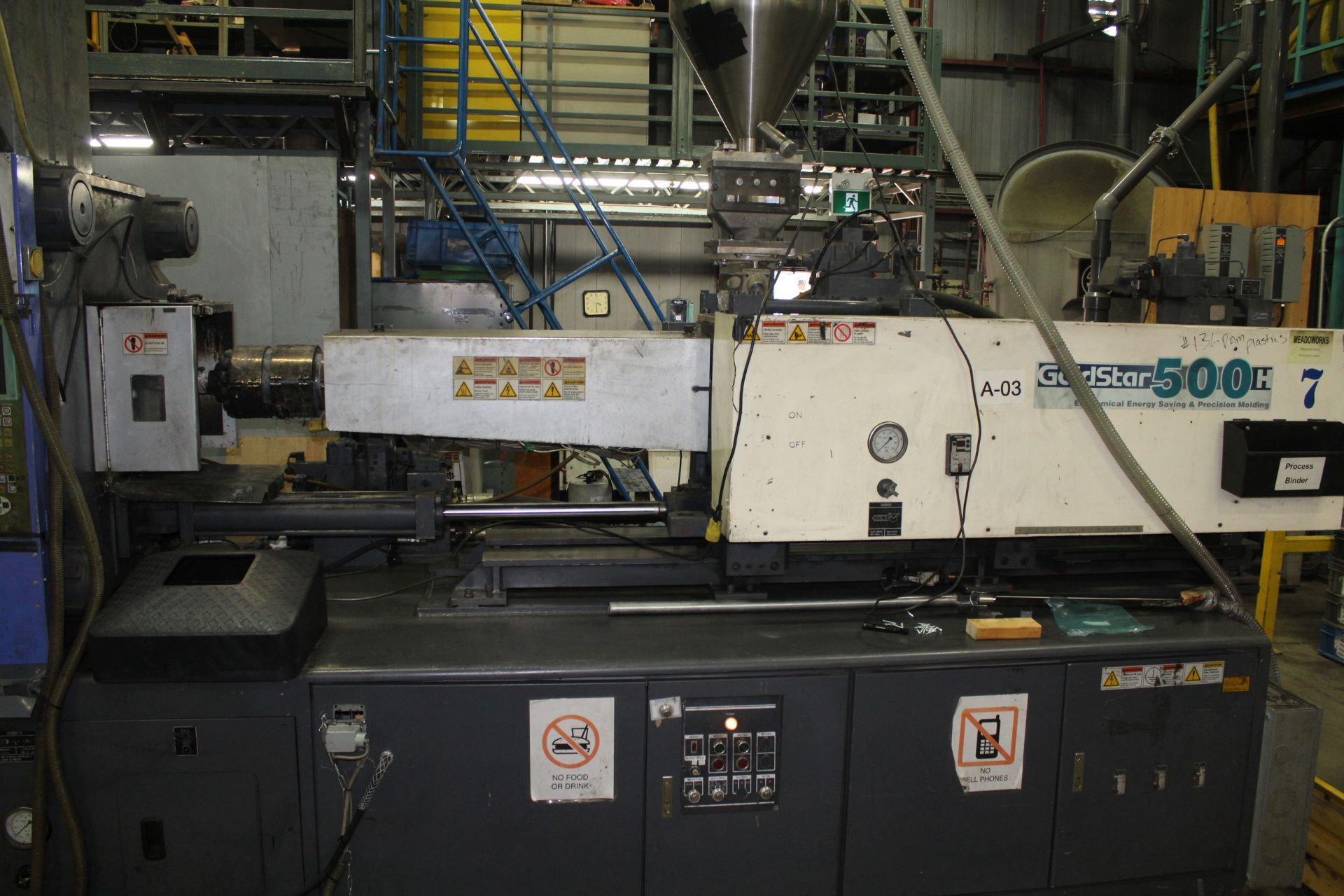 LG GOLD STAR 500H INJECTION MOLDER, 500-TON CAP. - Image 5 of 38