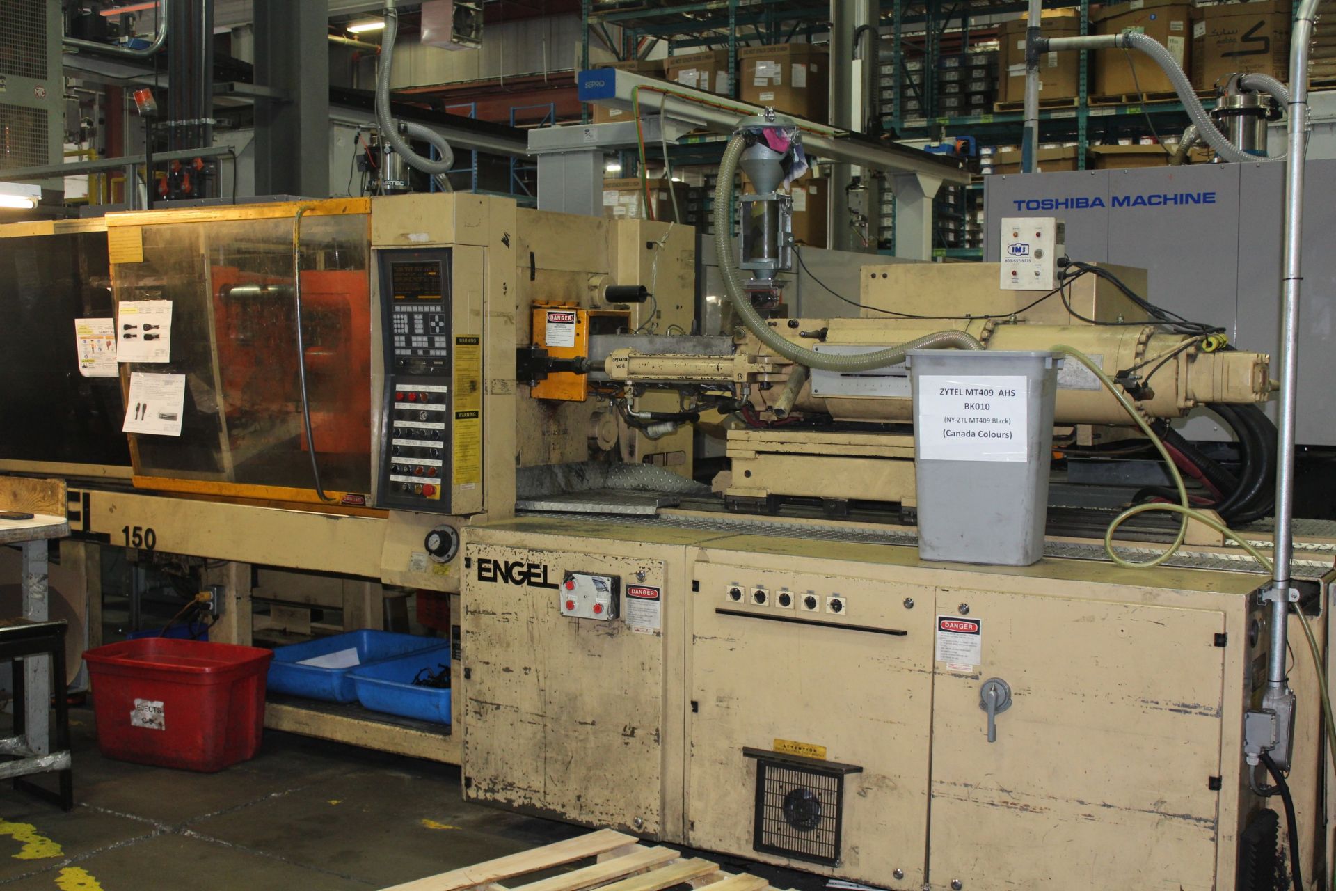 ENGEL ES 330/70 HL 70-TON INJECTION MOLDER