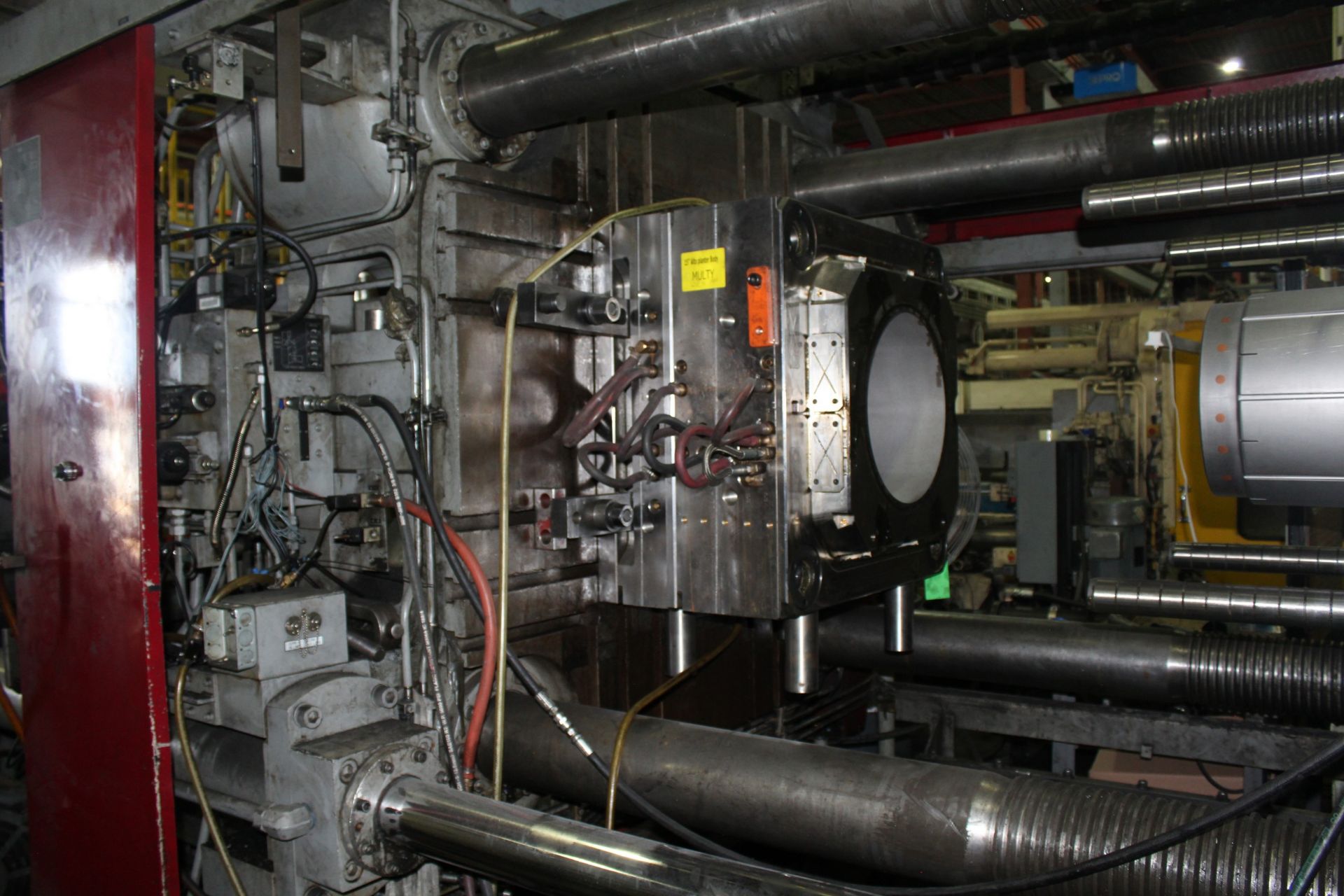 LG GOLD STAR 950M INJECTION MOLDER, 950-TON CAP. - Image 10 of 27