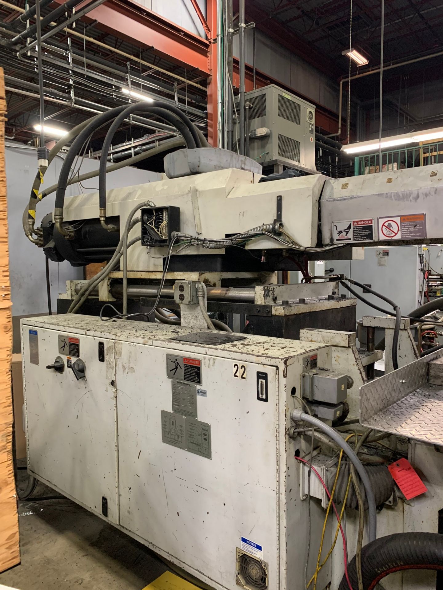 VAN DORN 250-TON CAP. INJECTION MOLDER - Image 12 of 15