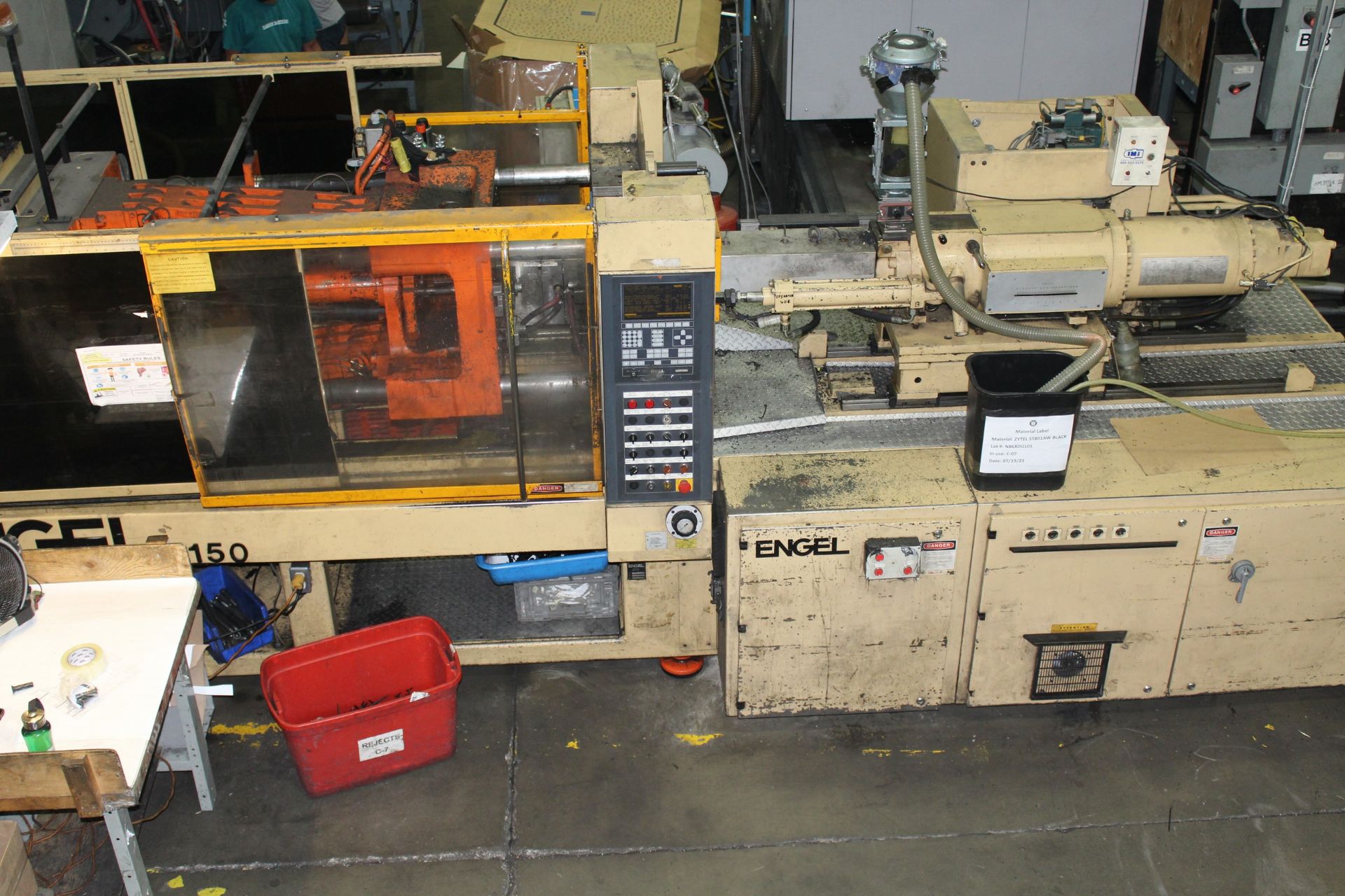 ENGEL ES 330/70 HL 70-TON INJECTION MOLDER - Image 13 of 22