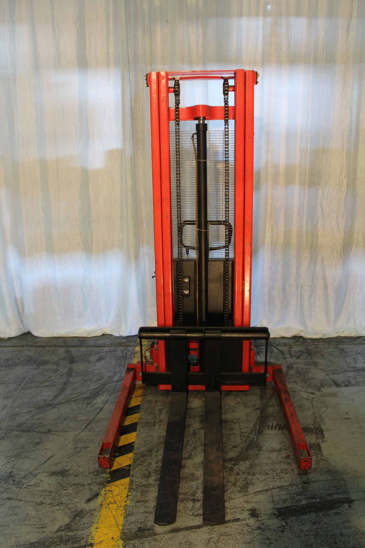 ELECTRIC STACKER - Image 5 of 6